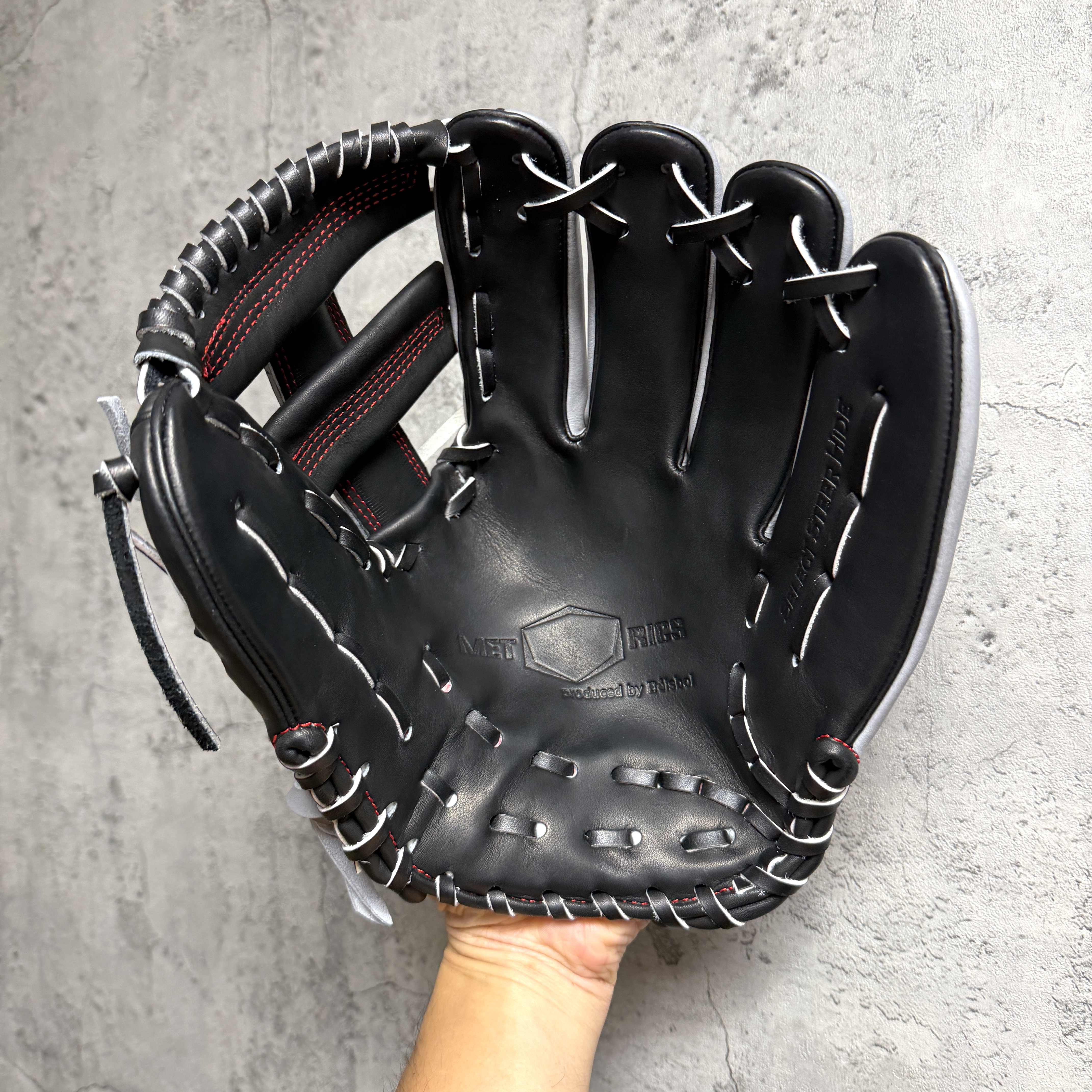 現貨! 11.8吋 Metrics 軟硬兼用 大內野 瘋牛限定版 暗黑圓舞曲 黑x紅 M2509-040