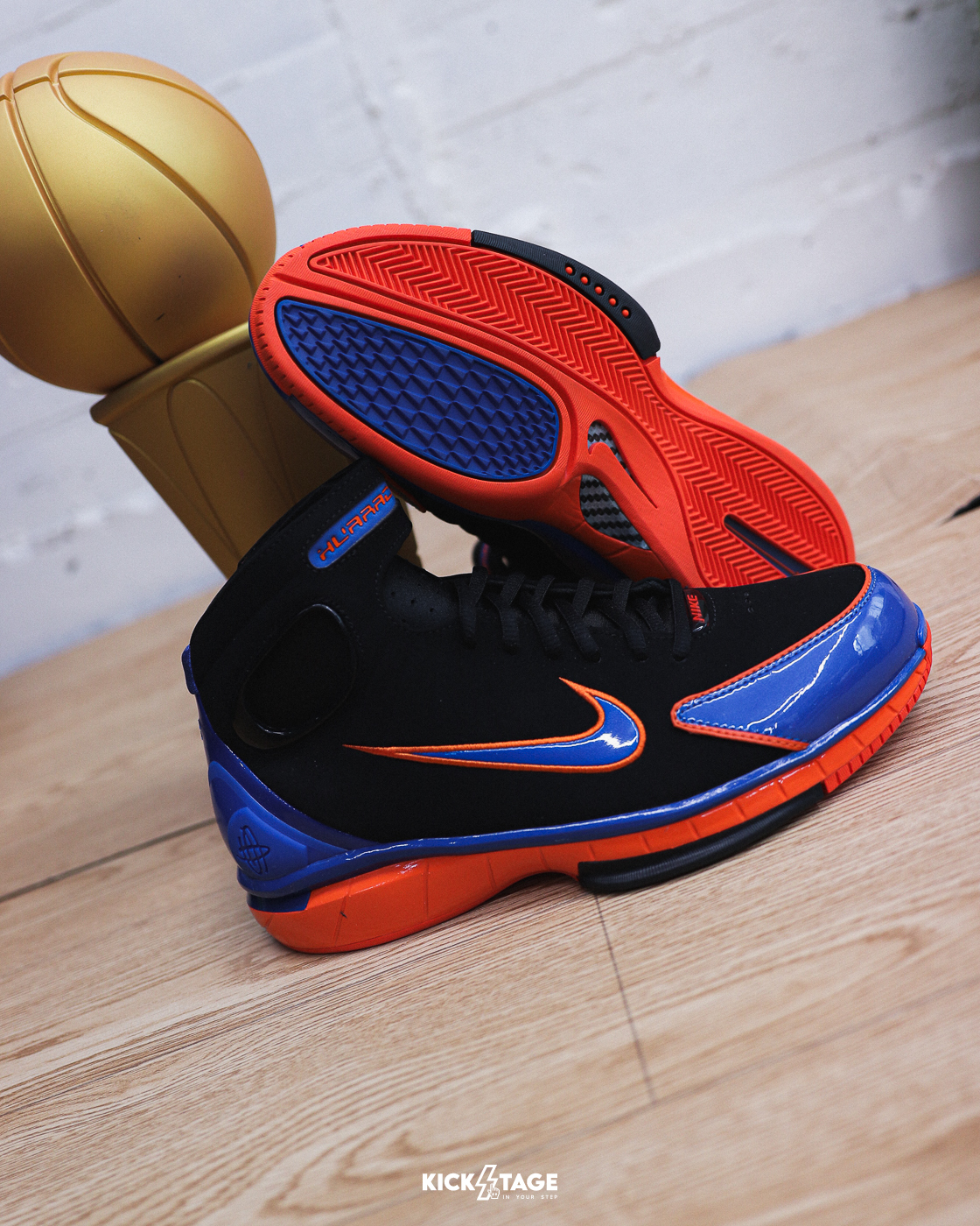 〈海外連線預定〉男鞋 NIKE AIR ZOOM HUARACHE 2K4 'Knicks' 尼克隊 哈德威 PE配色 元年配色 實戰 籃球鞋【IV0345-001】KOBE