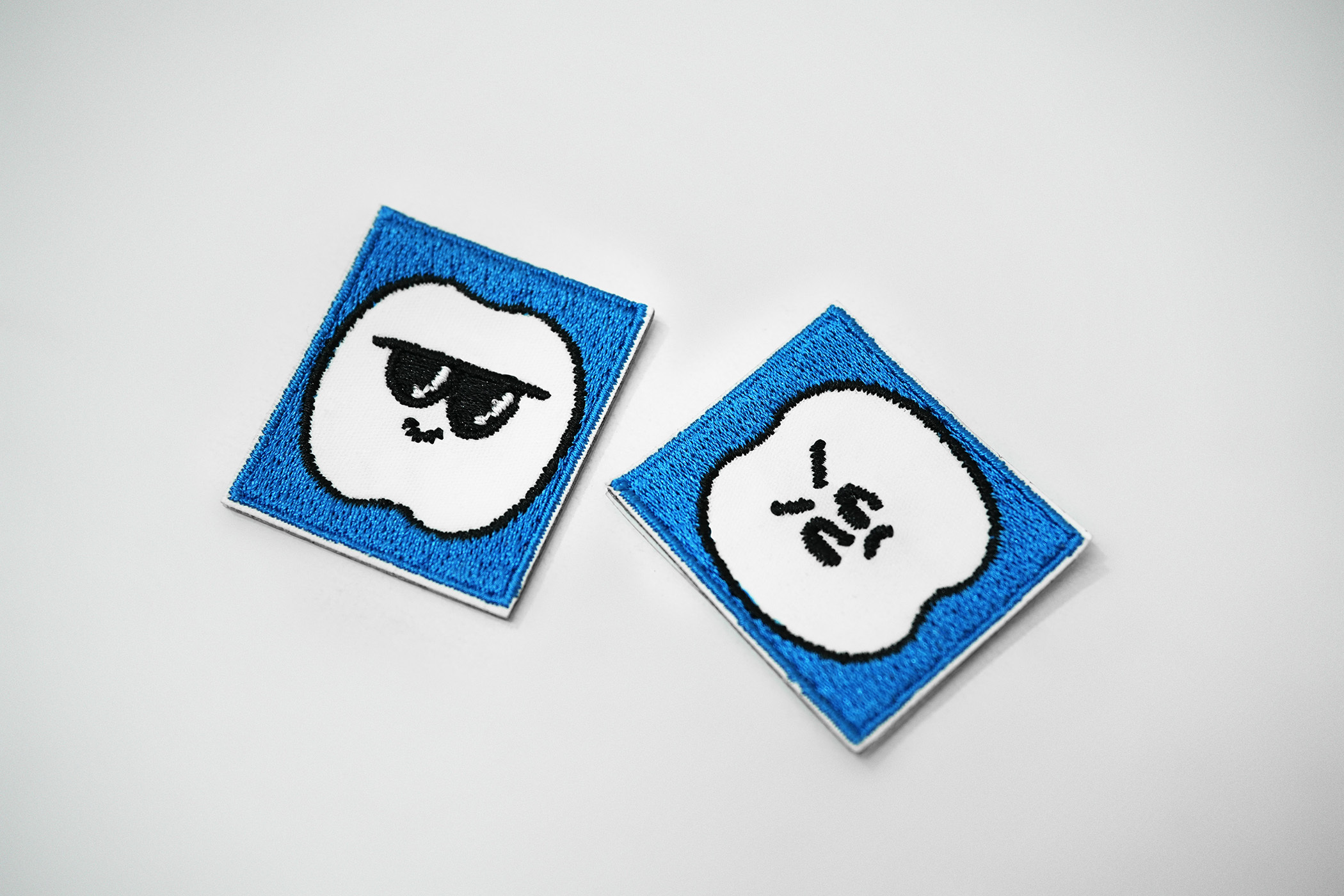歯型デザインIDカードホルダー（刺繍ワッペン付き）