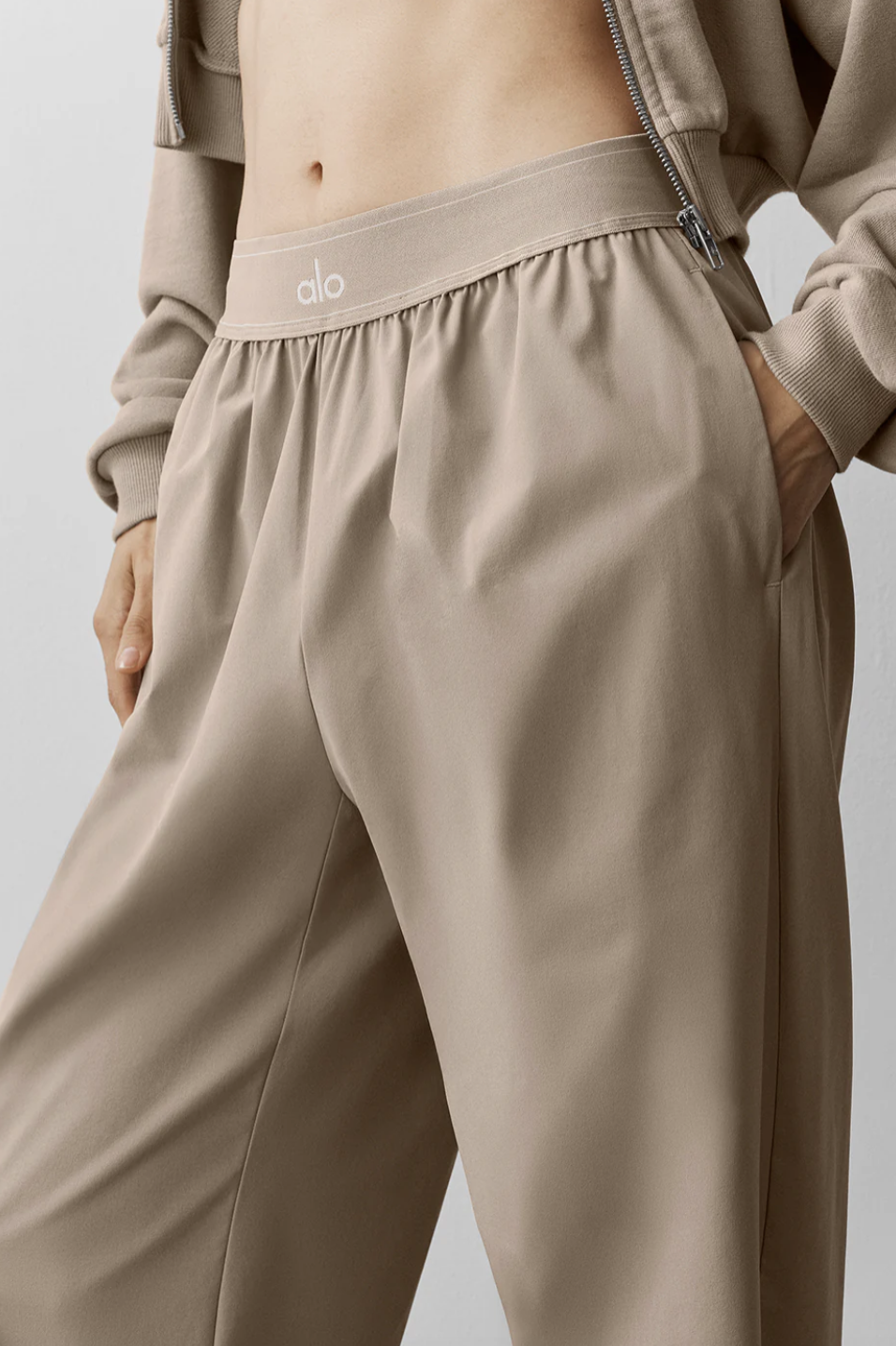 Alo Yoga Suit Up Trouser (Regular) Gravel