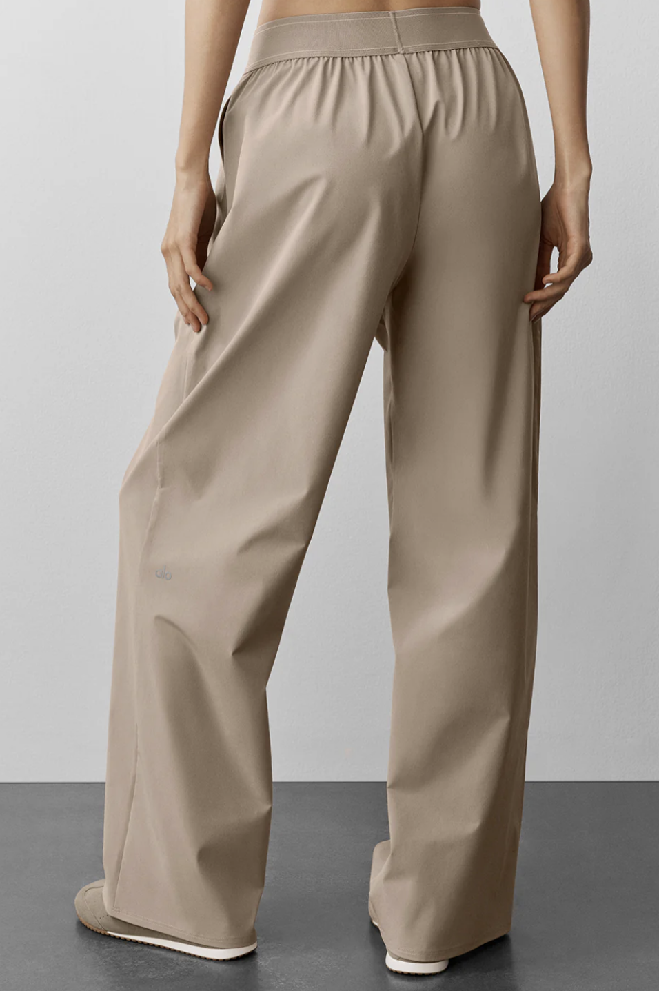 Alo Yoga Suit Up Trouser (Regular) Gravel