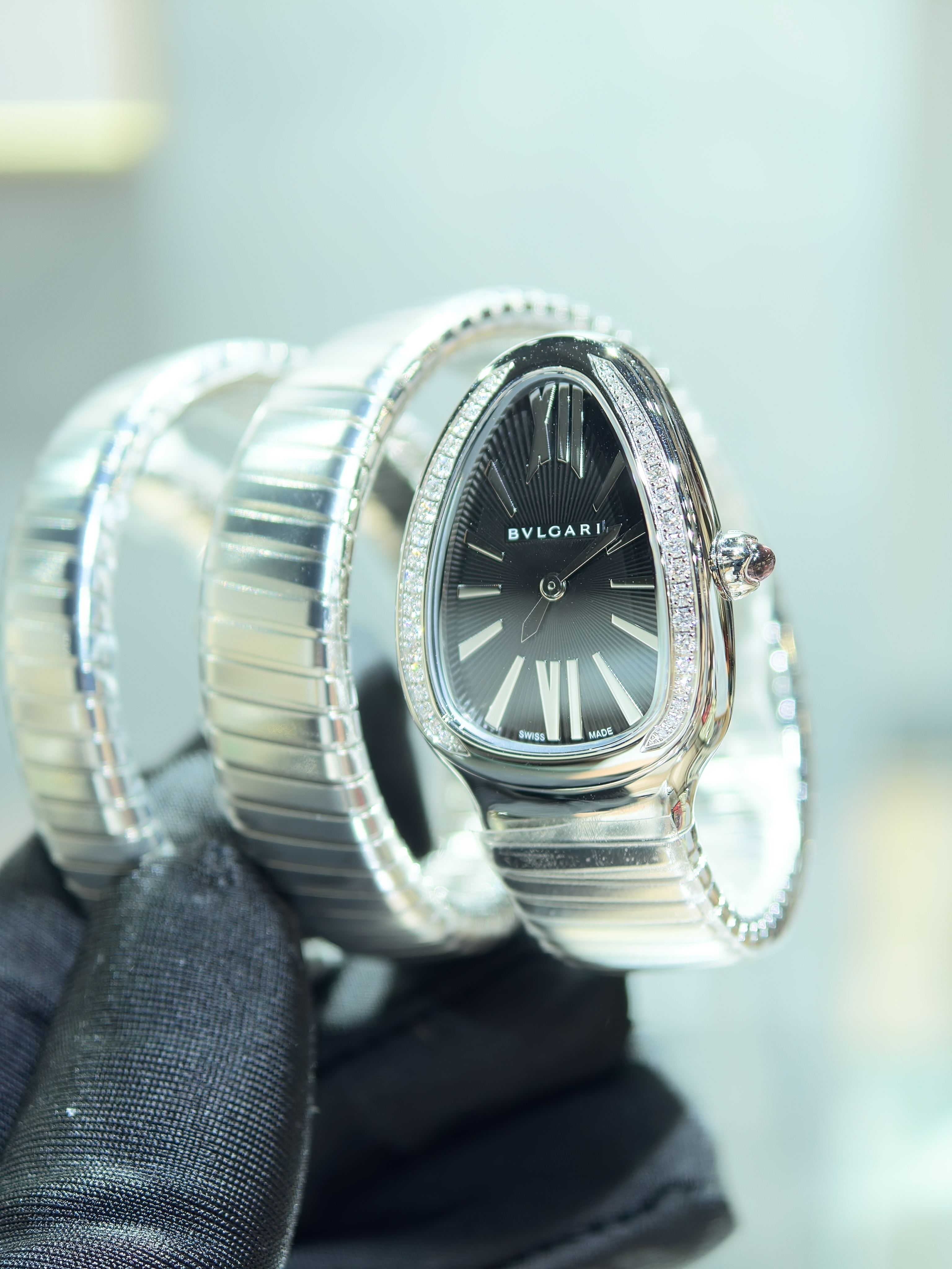 BRAND NEW 103433 BULGARI SERPENTI TUBOGAS BLACK DIAL DIAMONDS STEEL 35ＭＭ