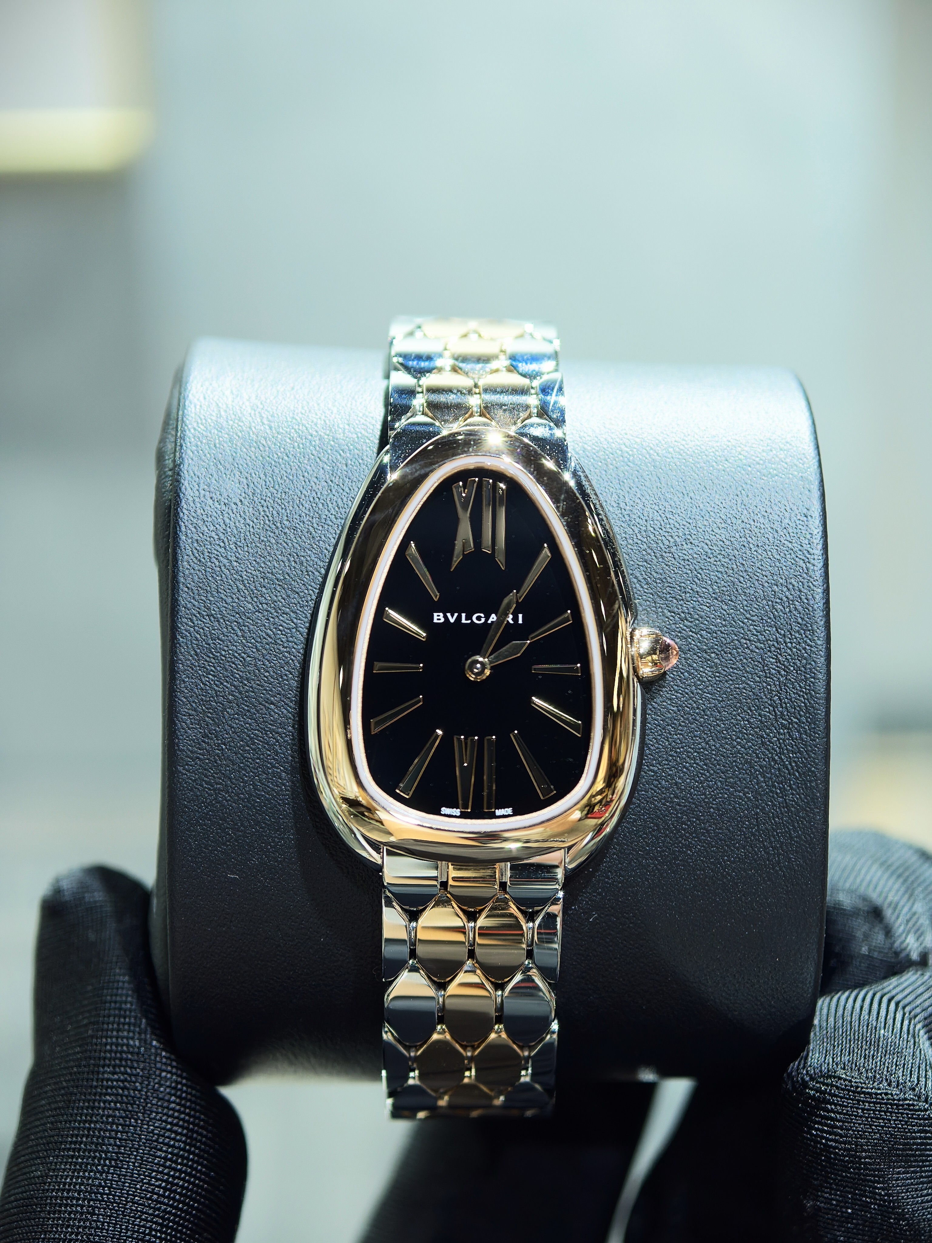BRAND NEW 103959 BULGARI SERPENTI SEDUTTORI BLACK DIAL ROSE GOLD AND STEEL 33ＭＭ