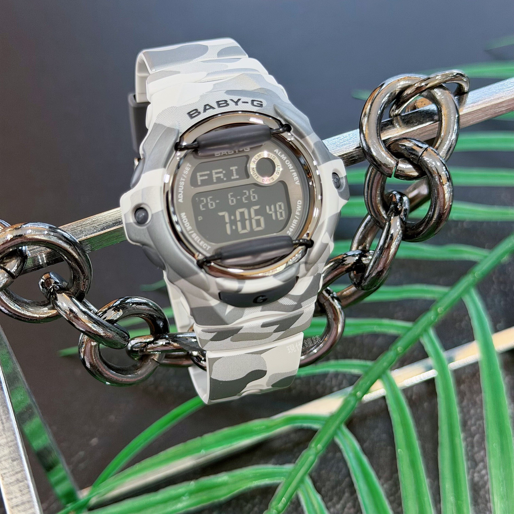 【Baby-G】Y2K 時尚灰色迷彩繽紛運動電子錶 BG-169CMB-8D 42.6mm 現代鐘錶