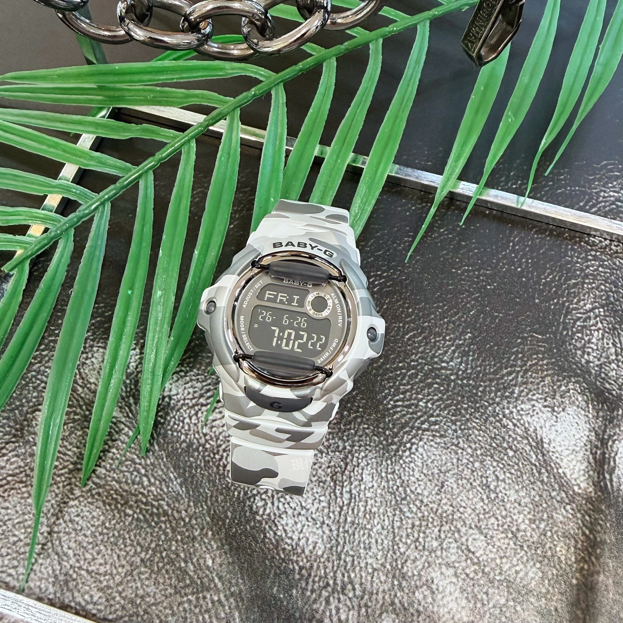 【Baby-G】Y2K 時尚灰色迷彩繽紛運動電子錶 BG-169CMB-8D 42.6mm 現代鐘錶