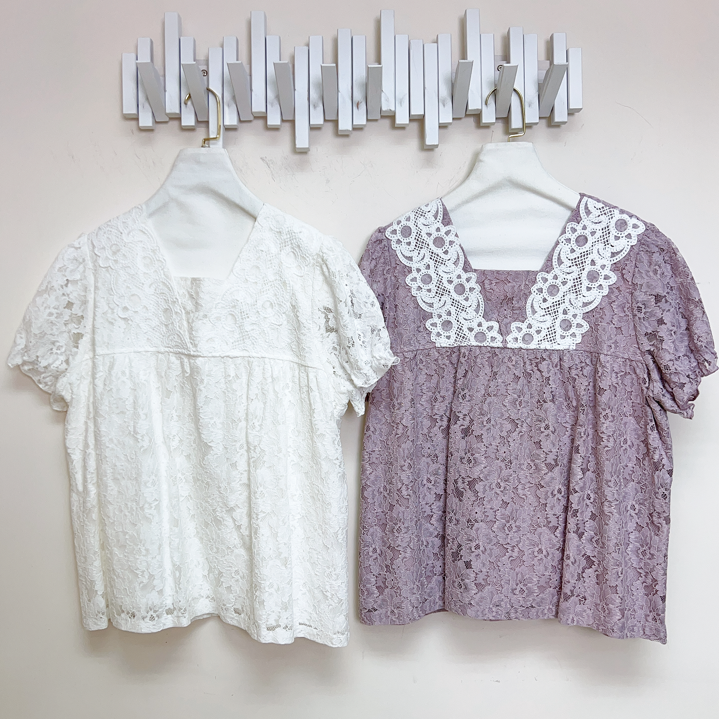 蕾絲刺繡通花泡泡袖上衣 (胸42 腰44 長23吋) 37251 #2407clo