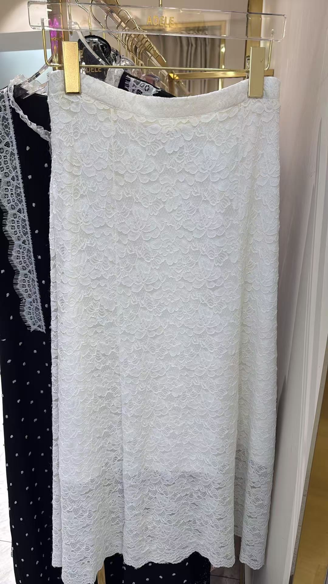 【限量】AD15   長裙LACE  腰26 HIP44 長35 $599(一口價)