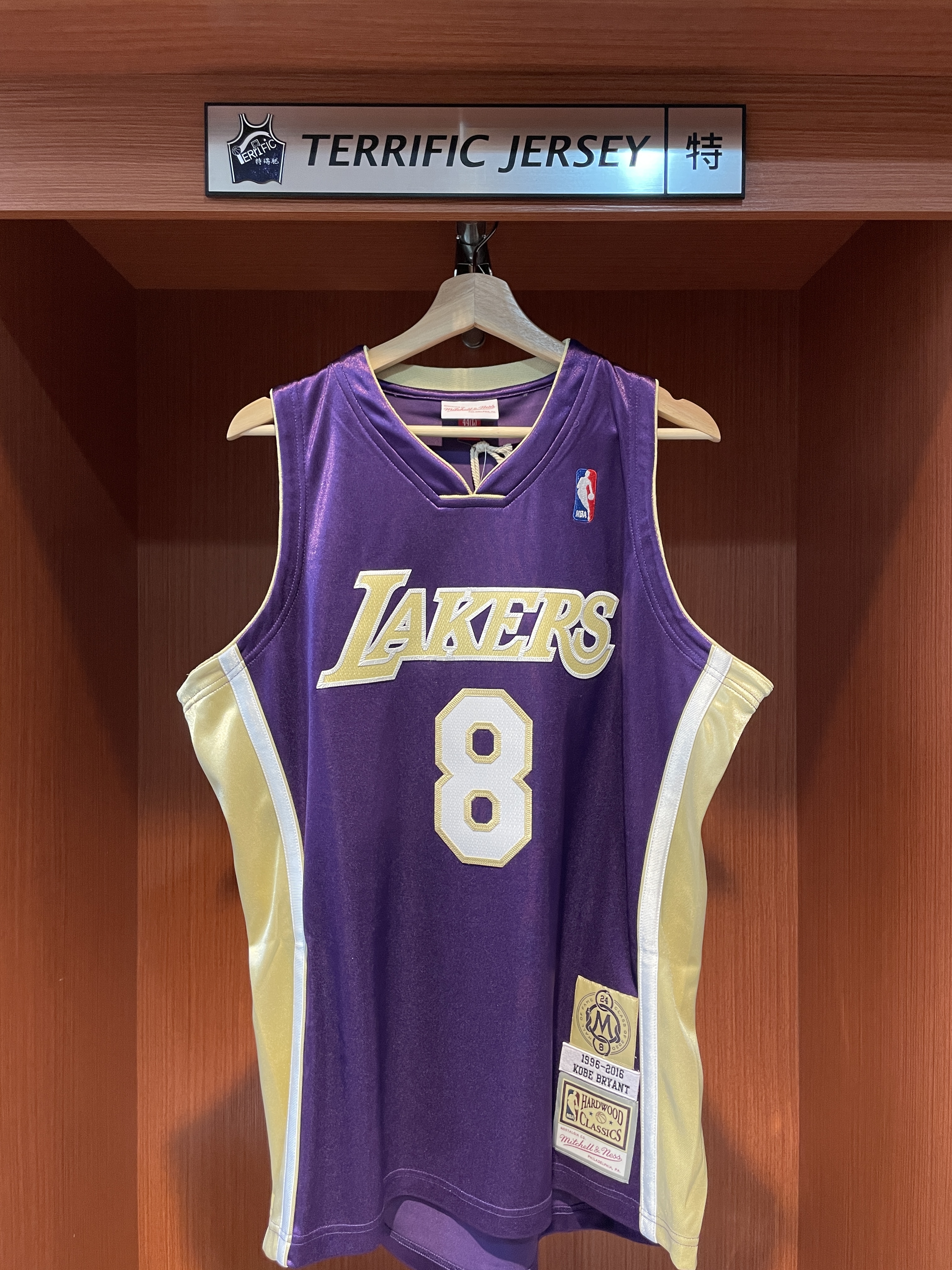 NBA球衣 Kobe Bryant 洛杉磯湖人 名人堂 紀念紫 #8 96-16 紫金 M&N Authentic 球員版 電繡 主場限定 全新
