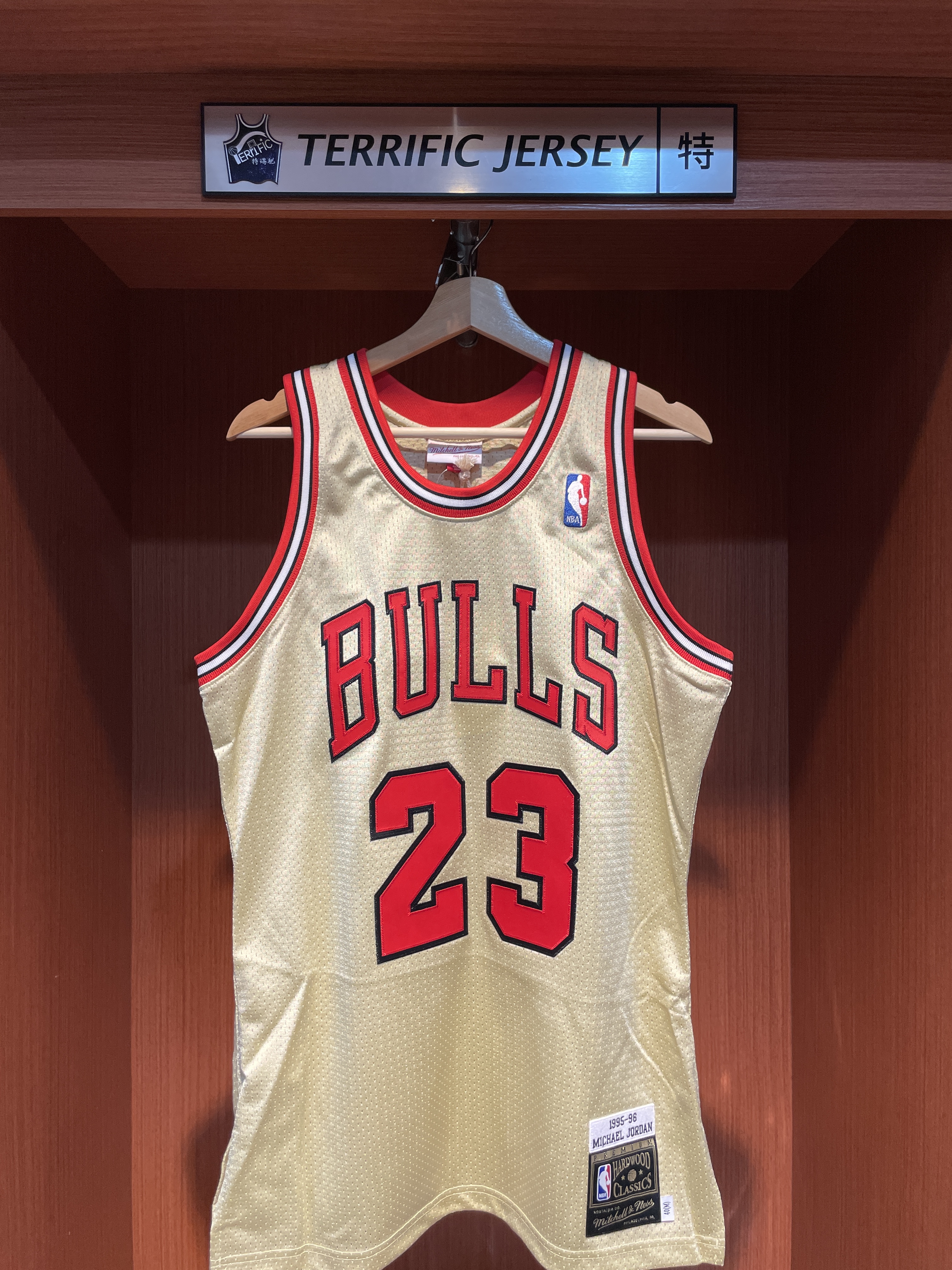 NBA球衣 Michael Jordan 芝加哥公牛 95-96 金底 黑標 M&N Authentic 球員版 電繡 全新