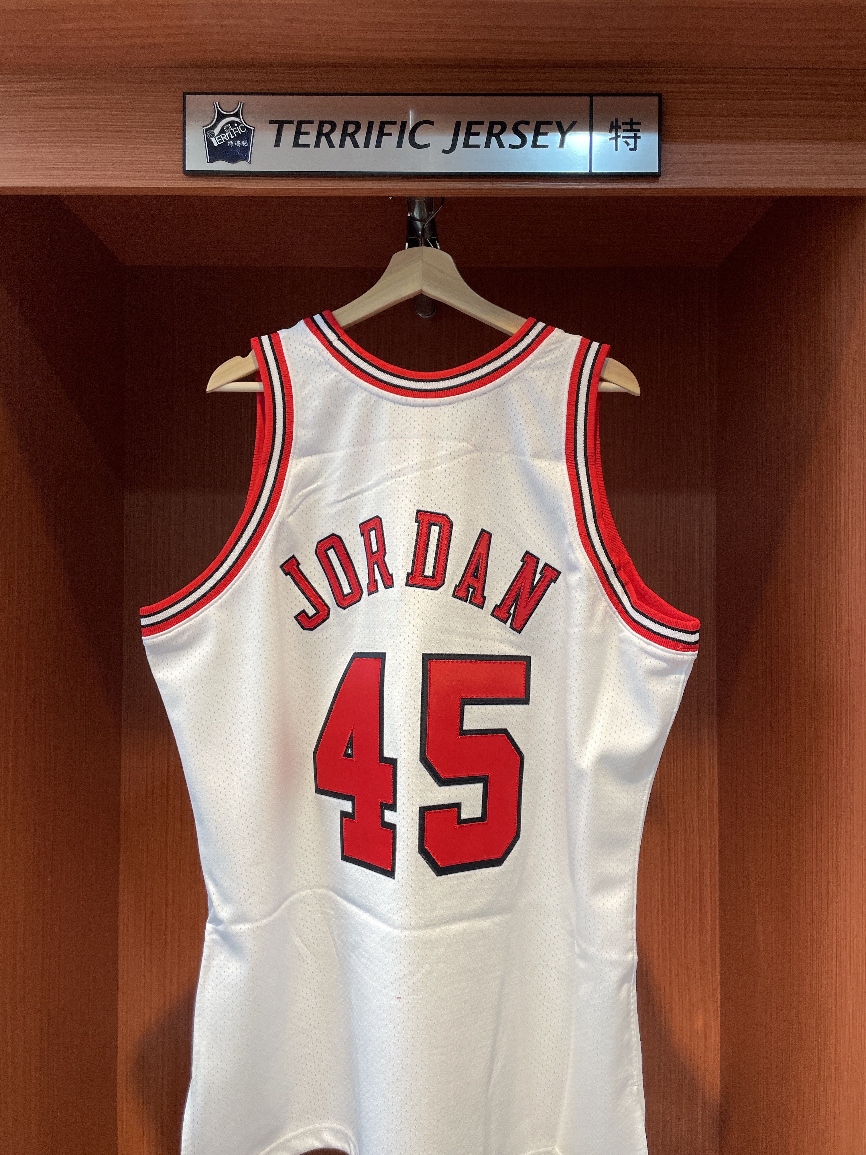 NBA球衣 Michael Jordan 芝加哥公牛 #45 94-95 主場白 M&N Authentic 球員版 電繡 全新