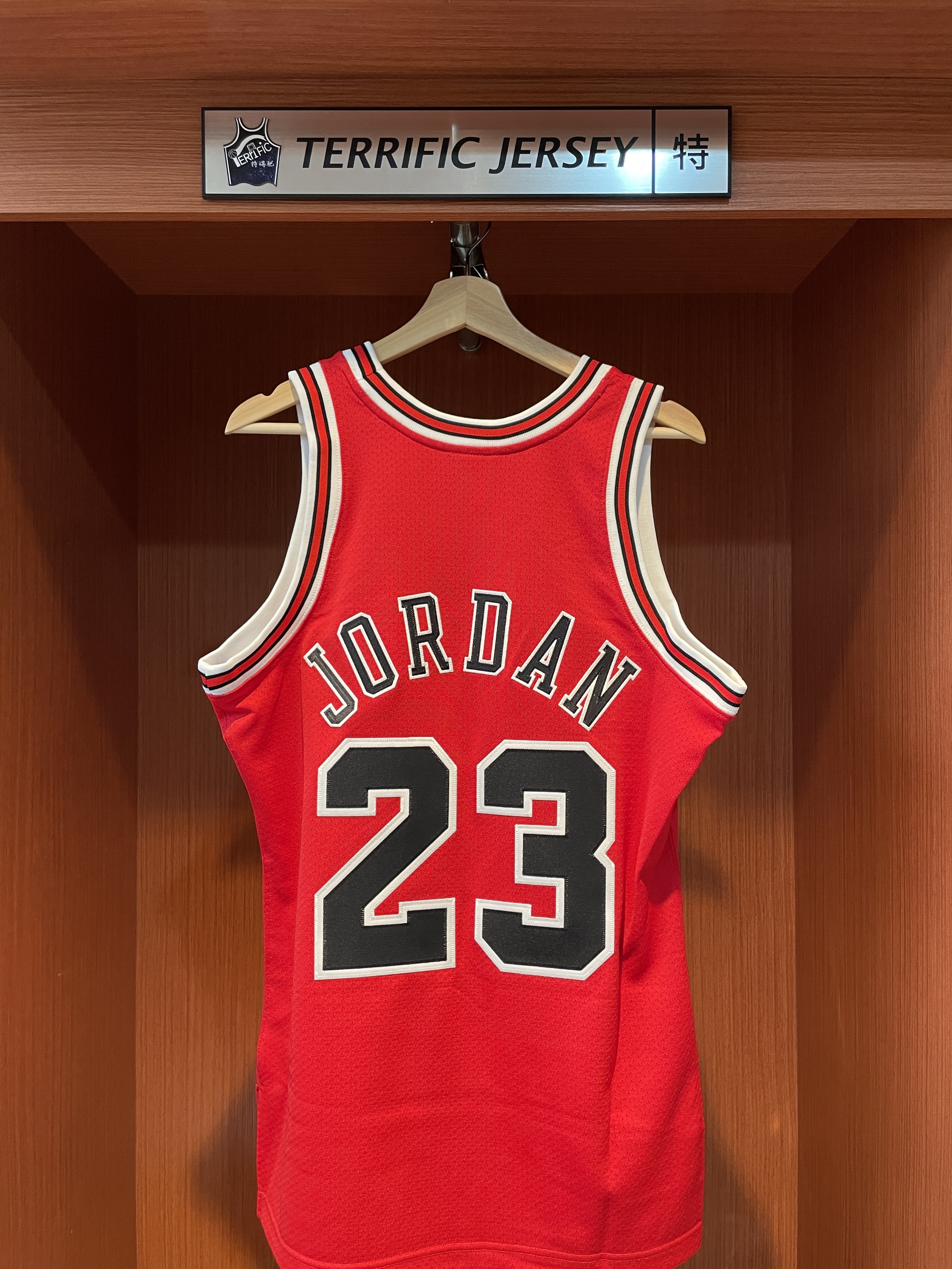 NBA球衣 Michael Jordan 芝加哥公牛紅 97-98 總冠軍章 M&N Authentic 球員版 電繡 全新