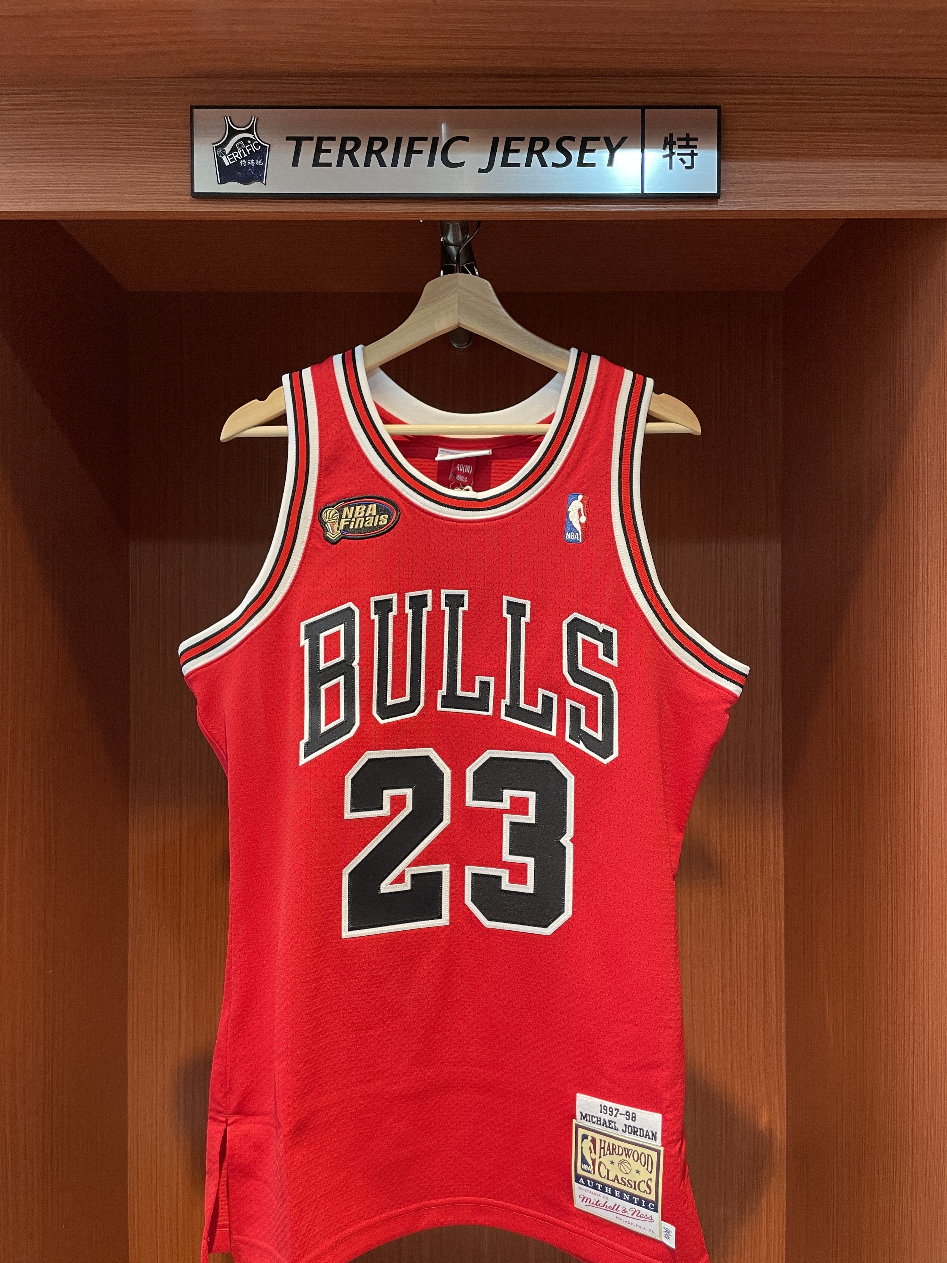 NBA球衣 Michael Jordan 芝加哥公牛紅 97-98 總冠軍章 M&N Authentic 球員版 電繡 全新