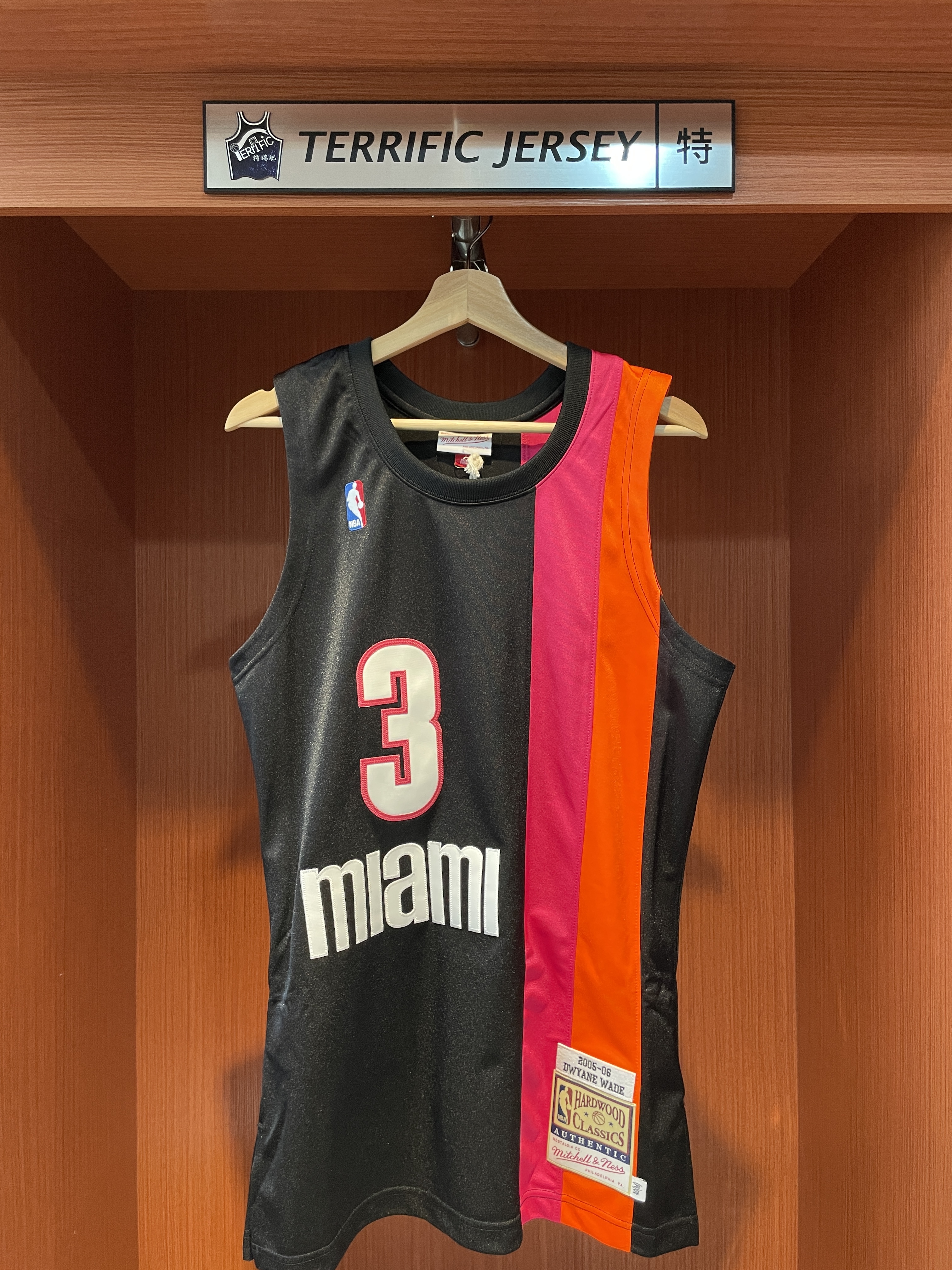 NBA球衣 Dwyane Wade 邁阿密熱火黑佛 05-06 佛羅里達黑 M&N Authentic 球員版 電繡 緞面 全新