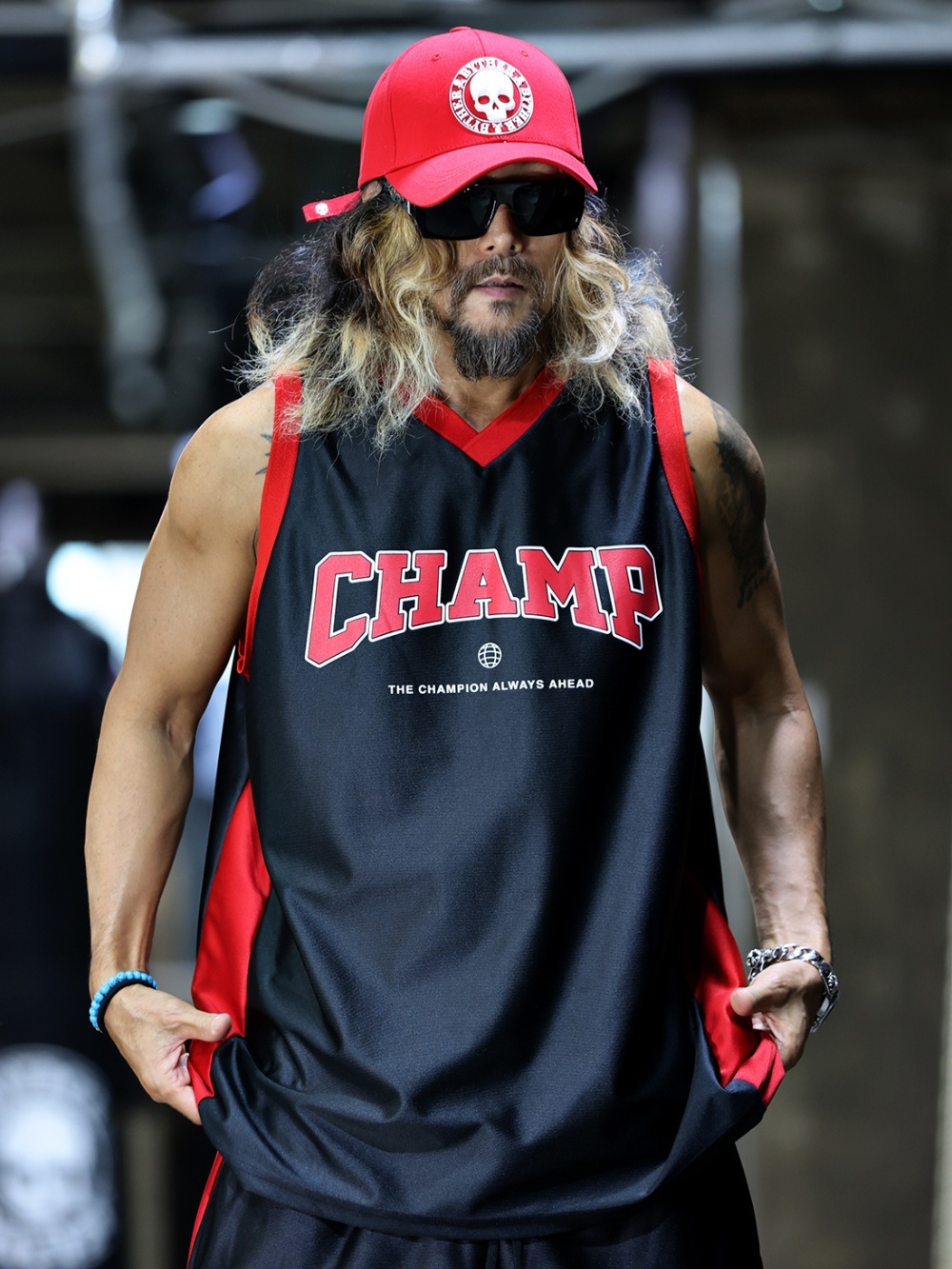 Champion V-neck sleeveless vest
