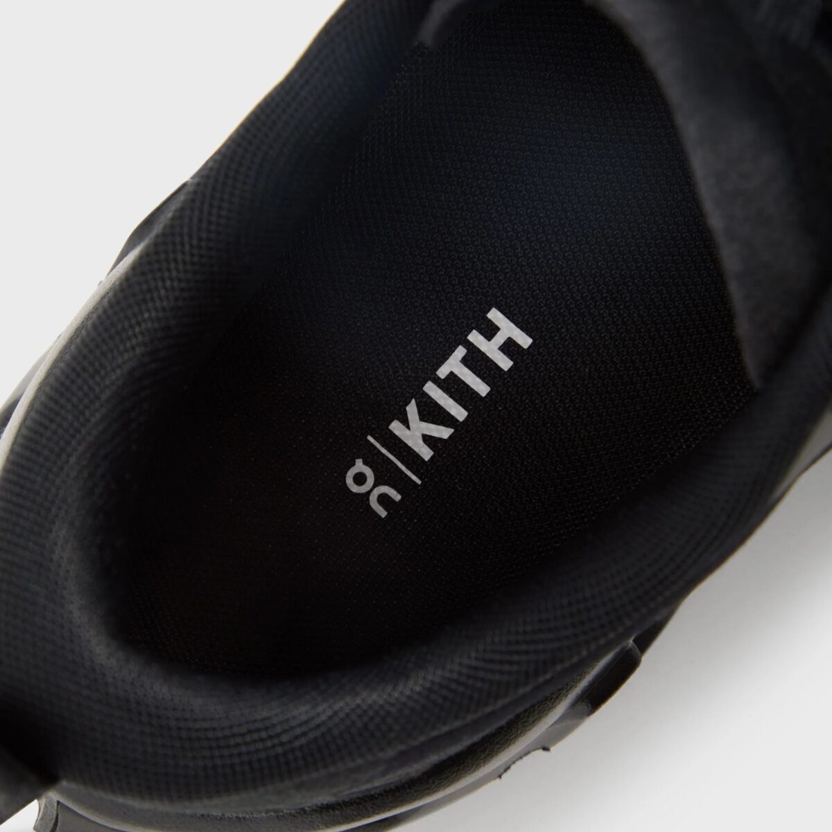 iSNEAKERS｜Kith x On K-Tech 1 