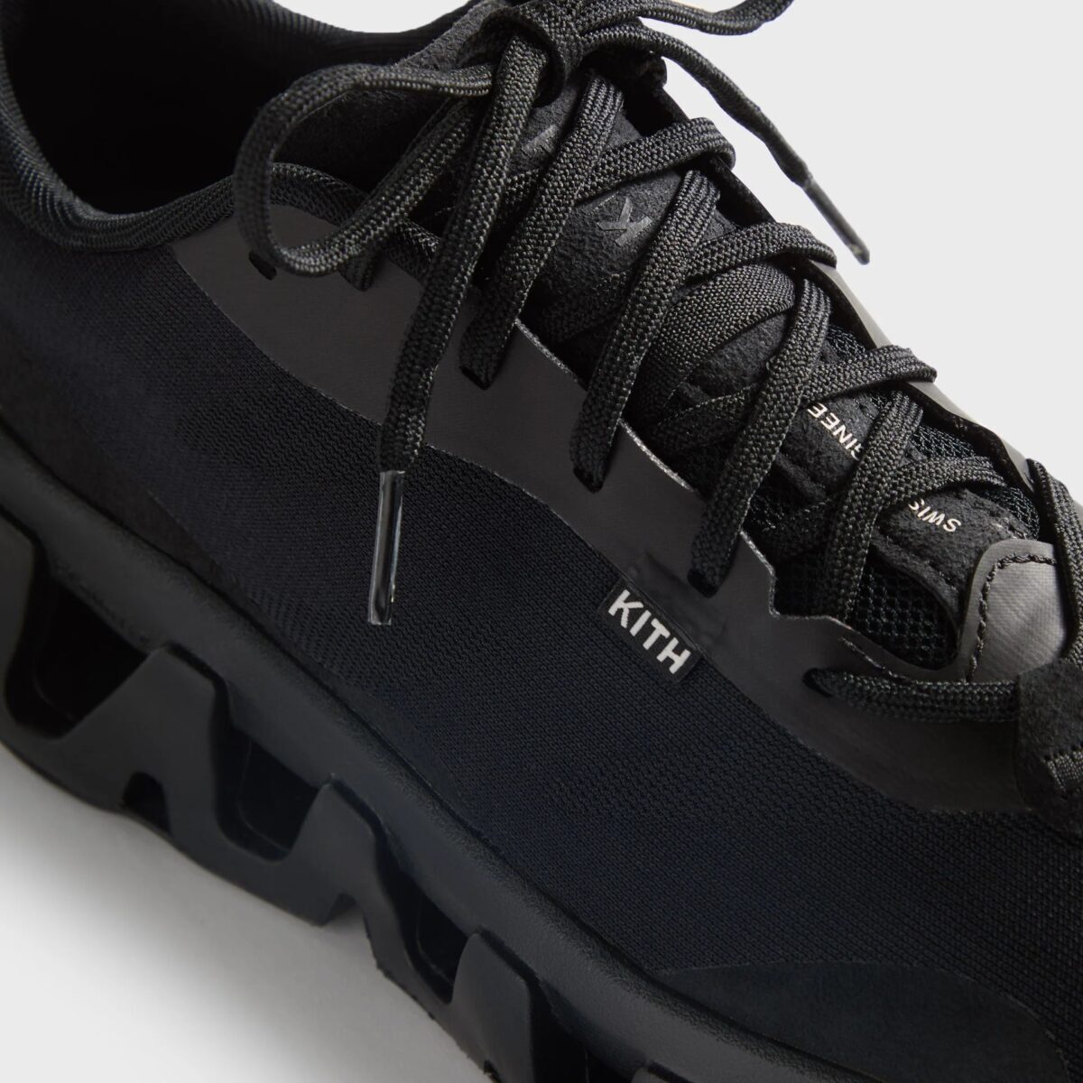 iSNEAKERS｜Kith x On K-Tech 1 