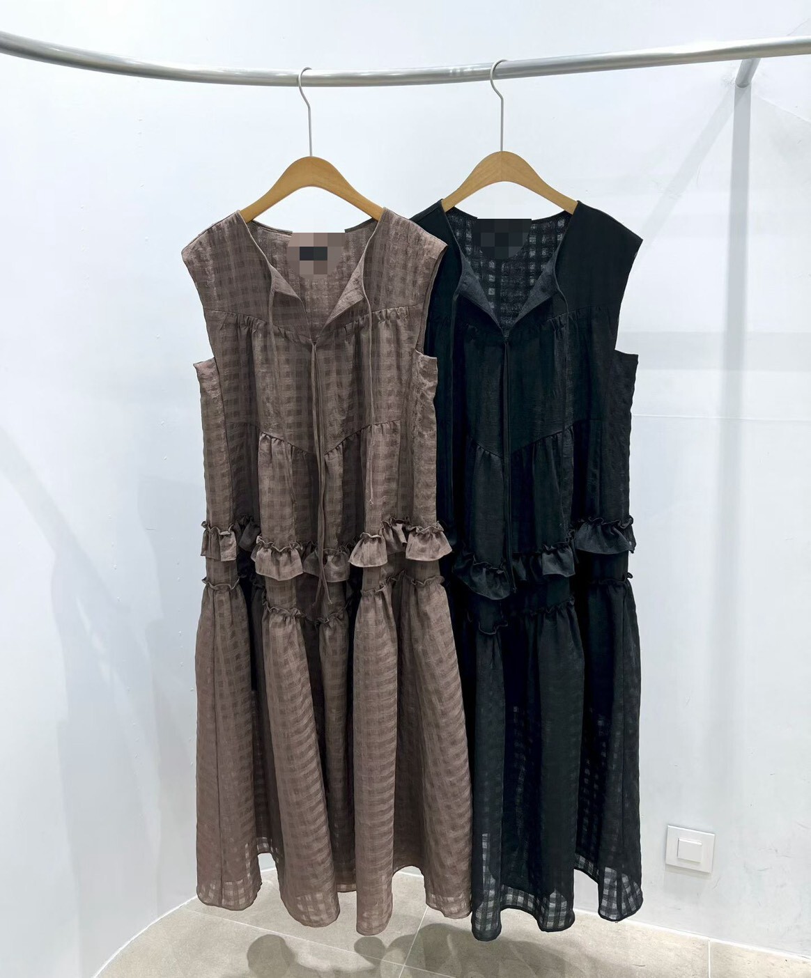 格紋底無袖娃娃長洋裝