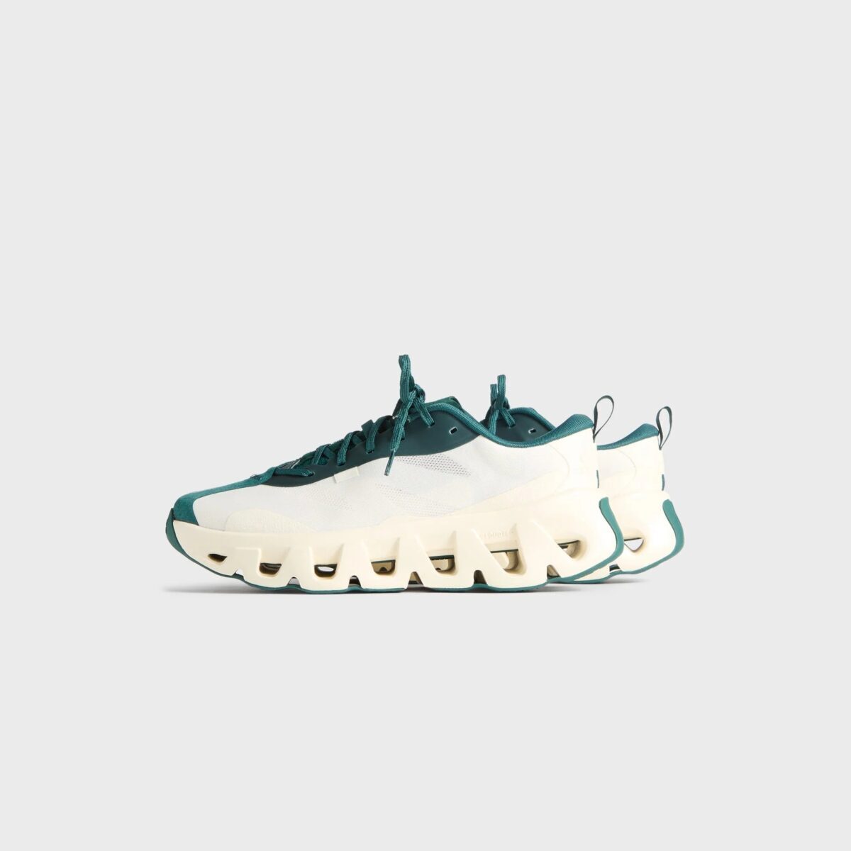 iSNEAKERS｜Kith x On K-Tech 1 