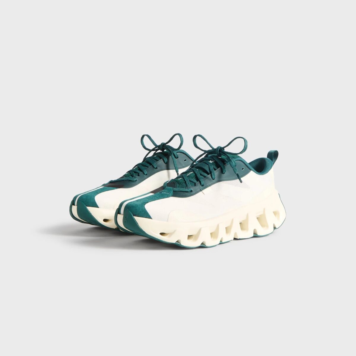 iSNEAKERS｜Kith x On K-Tech 1 