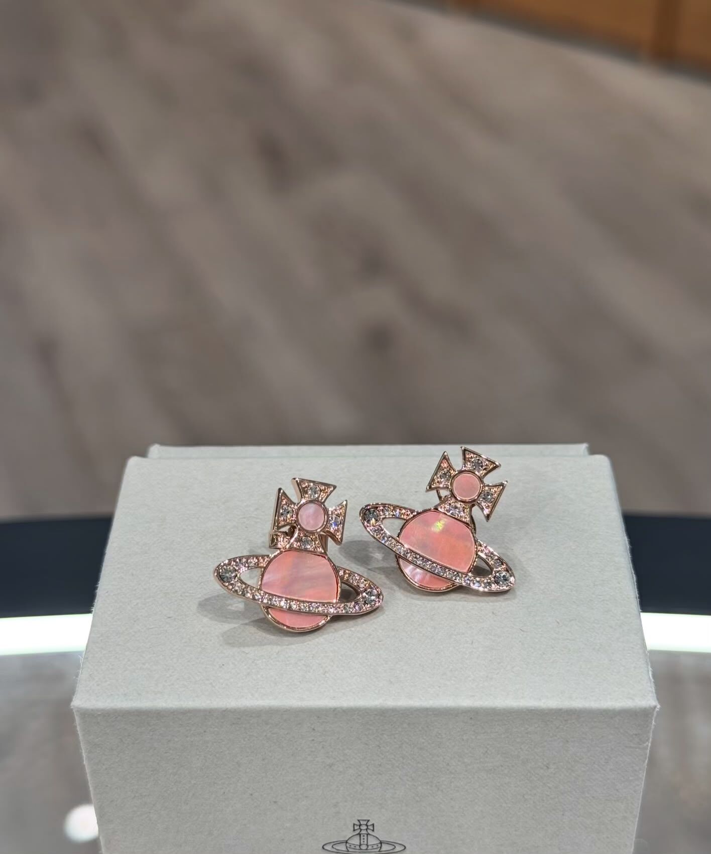 LYS02134 Vivienne Westwood 閃鑽粉色玫瑰金耳環