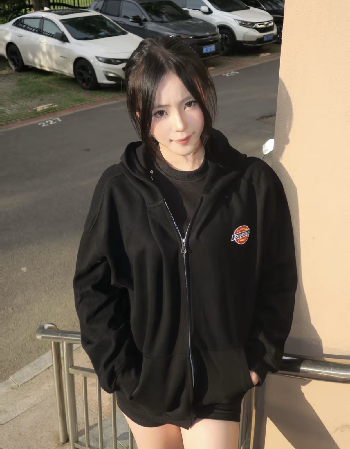 <衣櫃裡那件最百搭的外套!!>DICKIES 美式復古學院風 刺繡logo連帽外套 四色