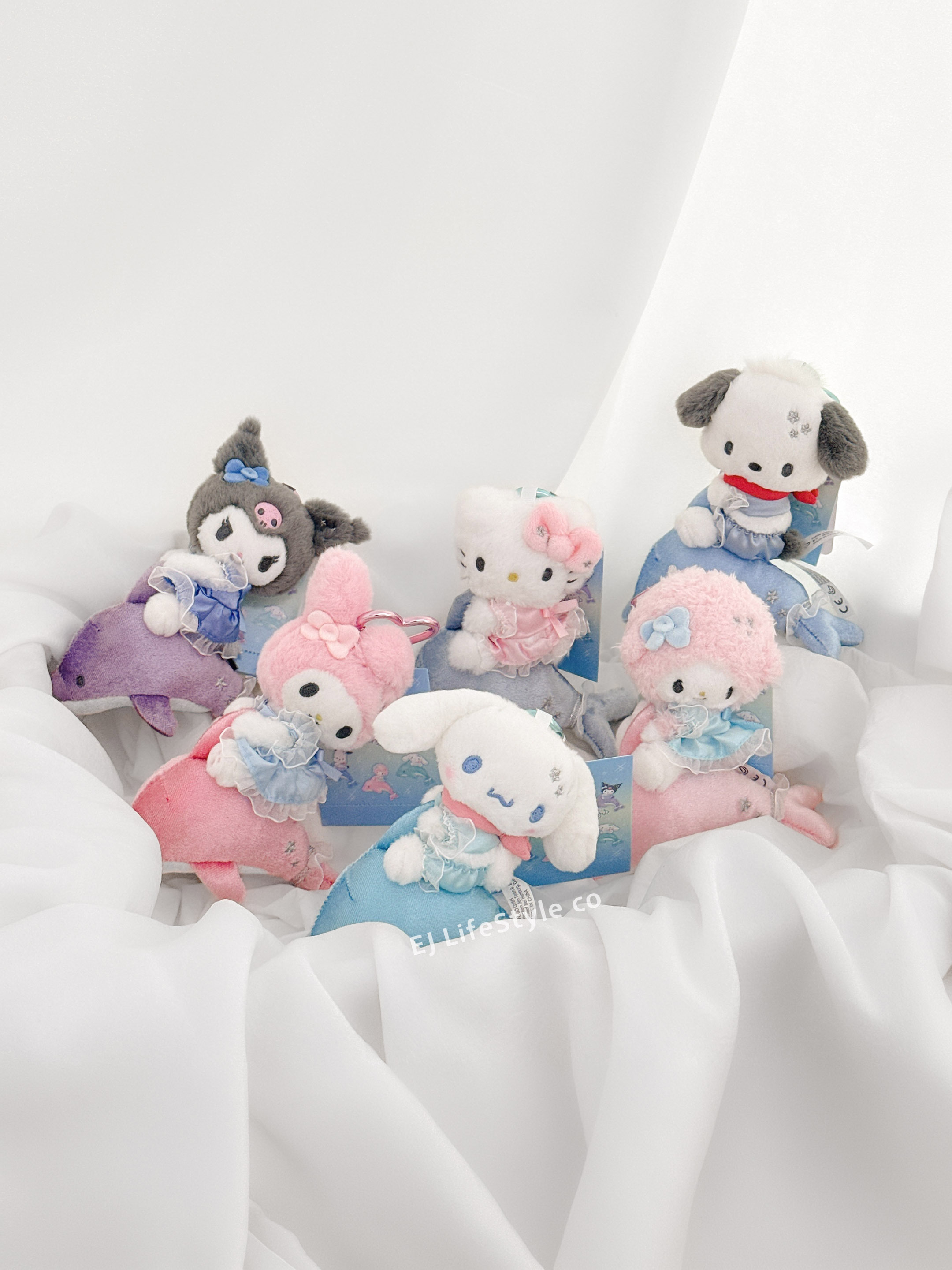 🇯🇵 SANRIO 三麗鷗家族 閃亮海豚系列 HELLO KITTY 大耳狗  布丁狗 彼安諾 心型吊飾 鑰匙圈 / 現貨