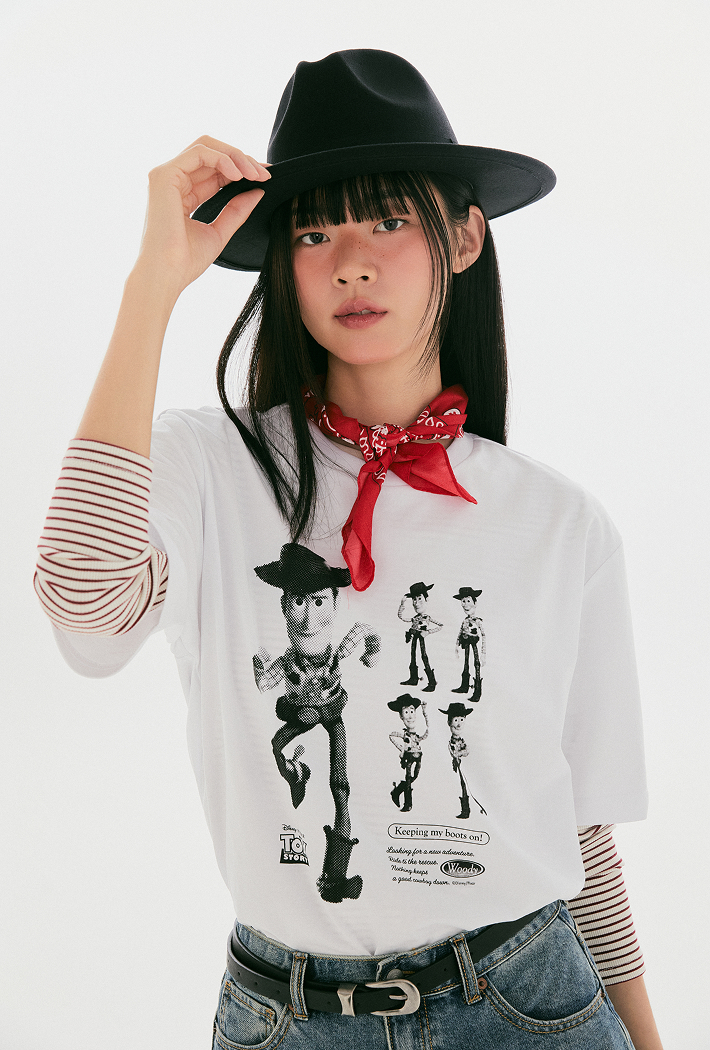 🇰🇷 SPAO X  TOY STORY 5 玩具總動員5 胡迪 黑白印花 白色 短T 短袖 / 預購