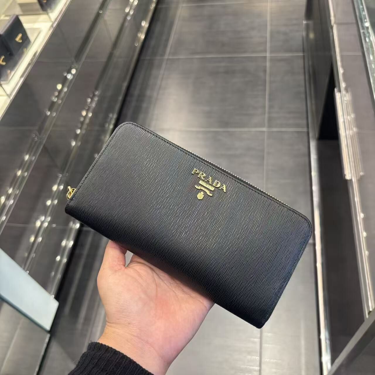 【預購】Prada S072419 長款銀包 (黑色)
