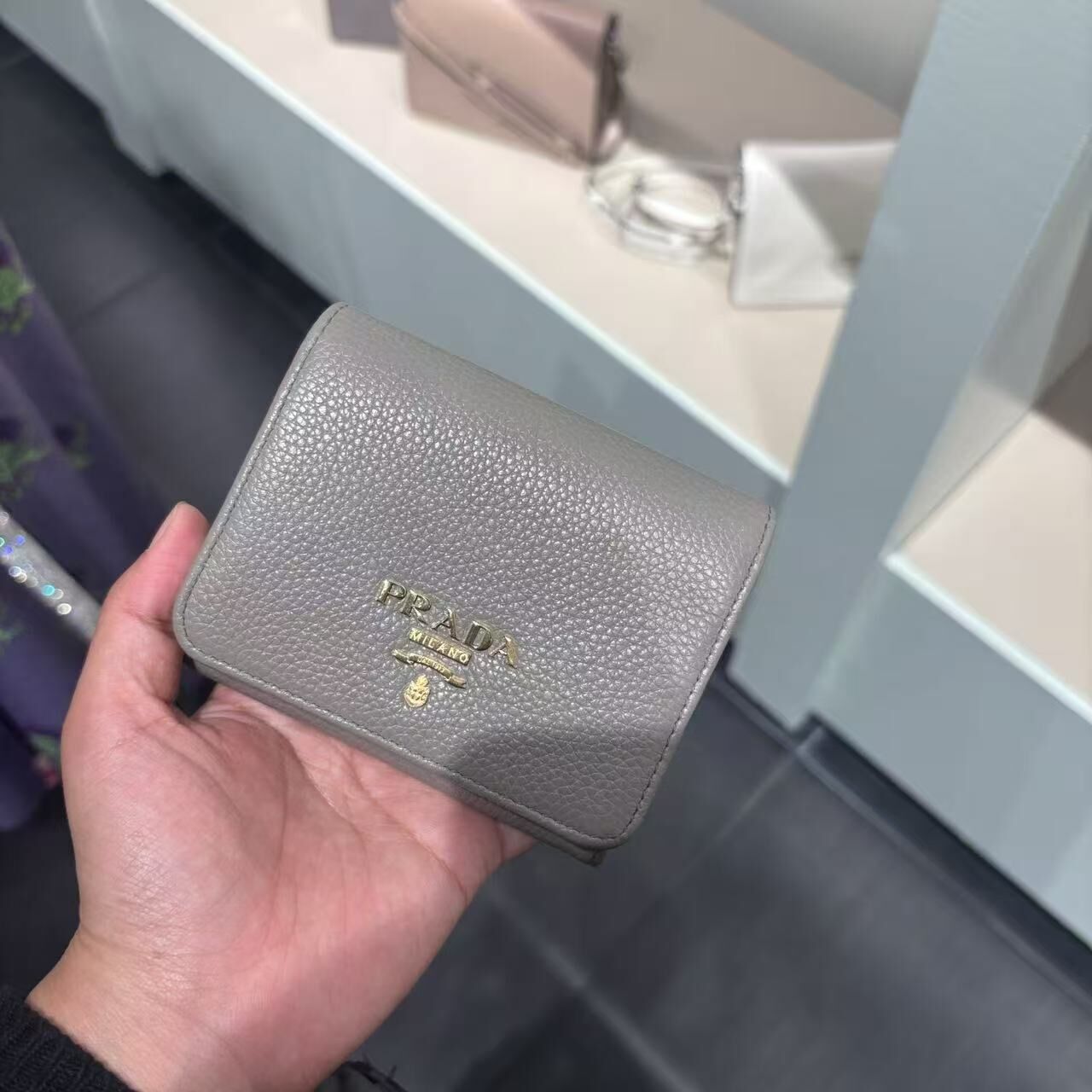 【預購】Prada S072420 三摺銀包 (灰色)