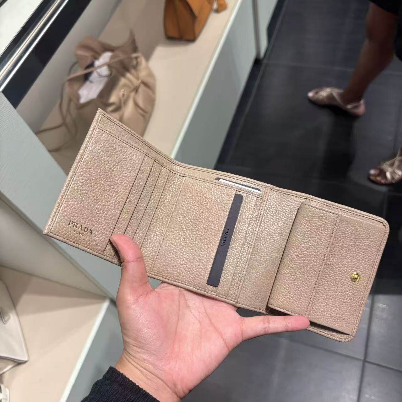 【預購】Prada S072423 三摺銀包