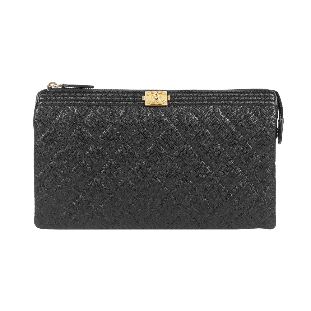 【CHANEL】金釦Boy Chanel 粒紋牛皮拉鍊雙層手拿包(黑色)