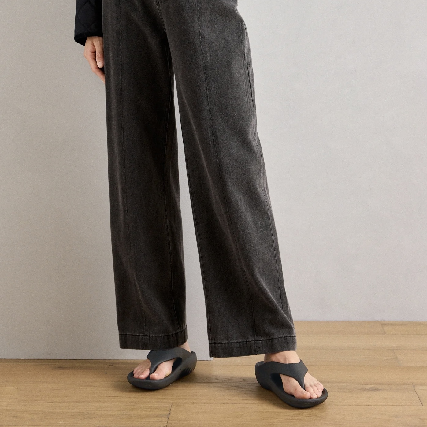CROCS MELLOW RECOVERY WOMENS FLIP 厚底夾腳拖 拖鞋 女鞋 黑白兩色