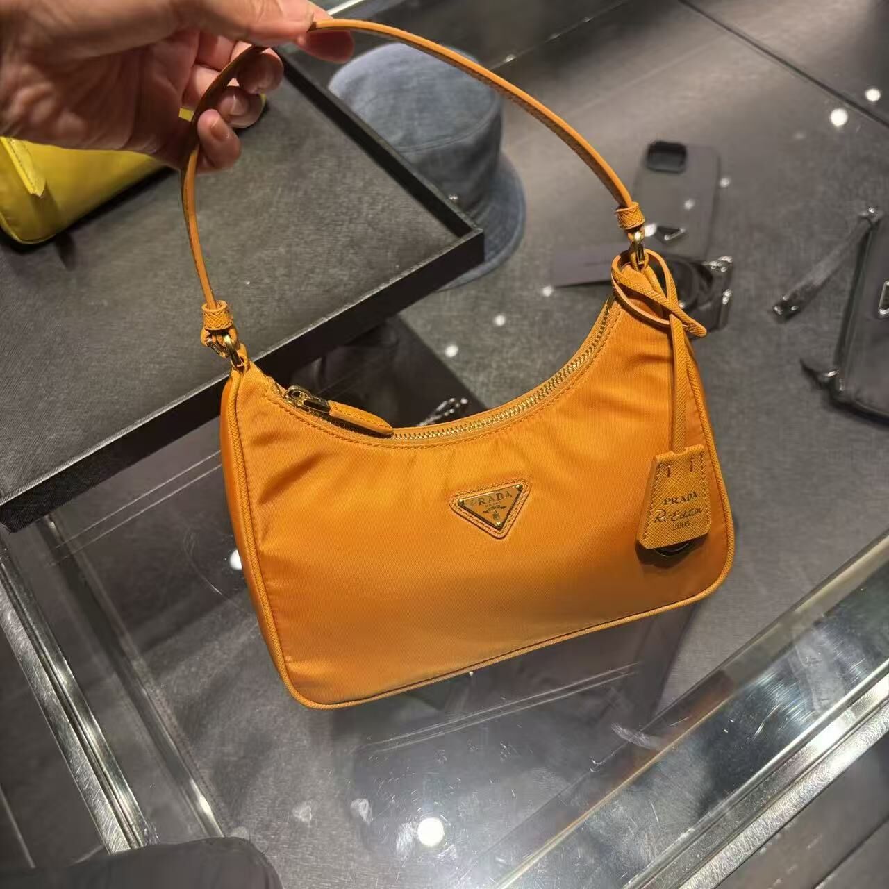【預購】Prada S072426 腋下包