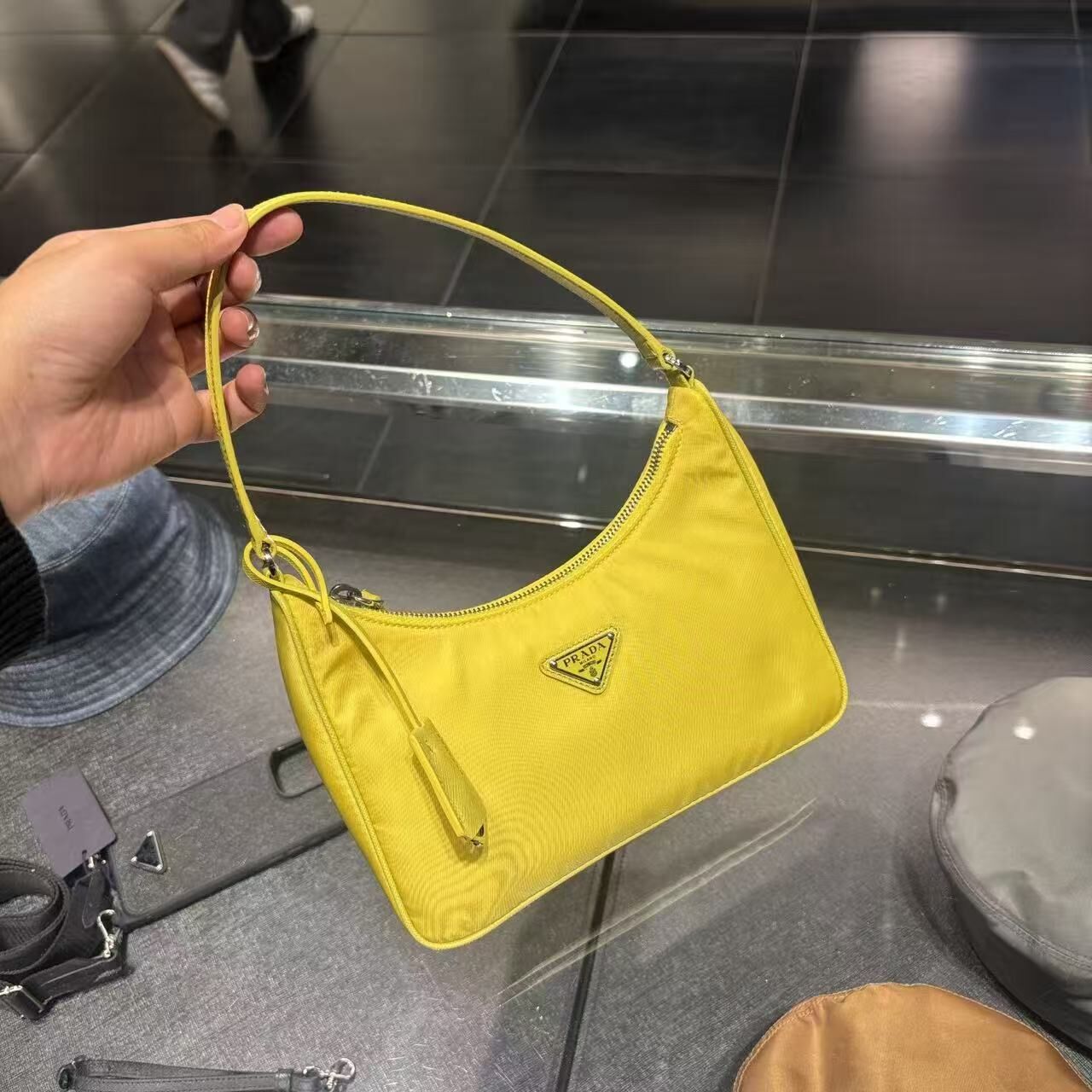 【預購】Prada S072426 腋下包