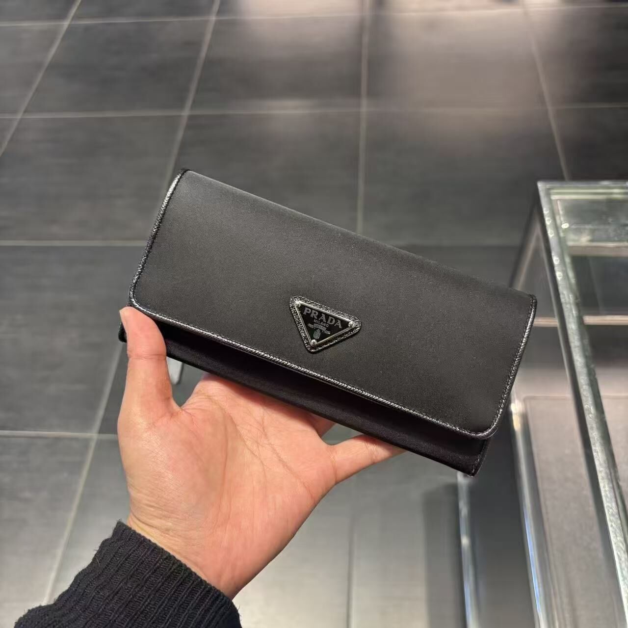 【預購】Prada S072429 長款翻蓋銀包 (黑色)