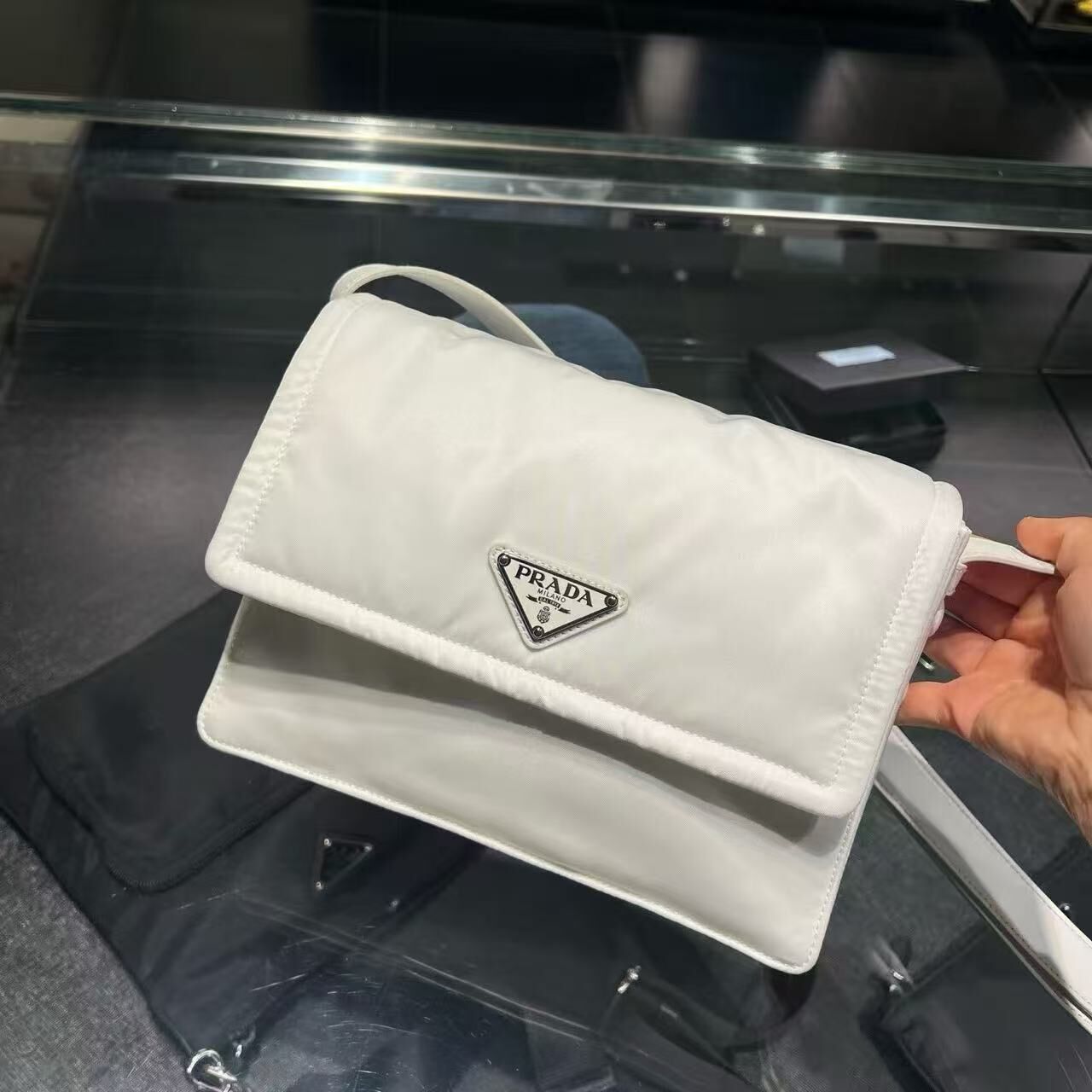 【預購】Prada S072438 斜挎包 (象牙白)
