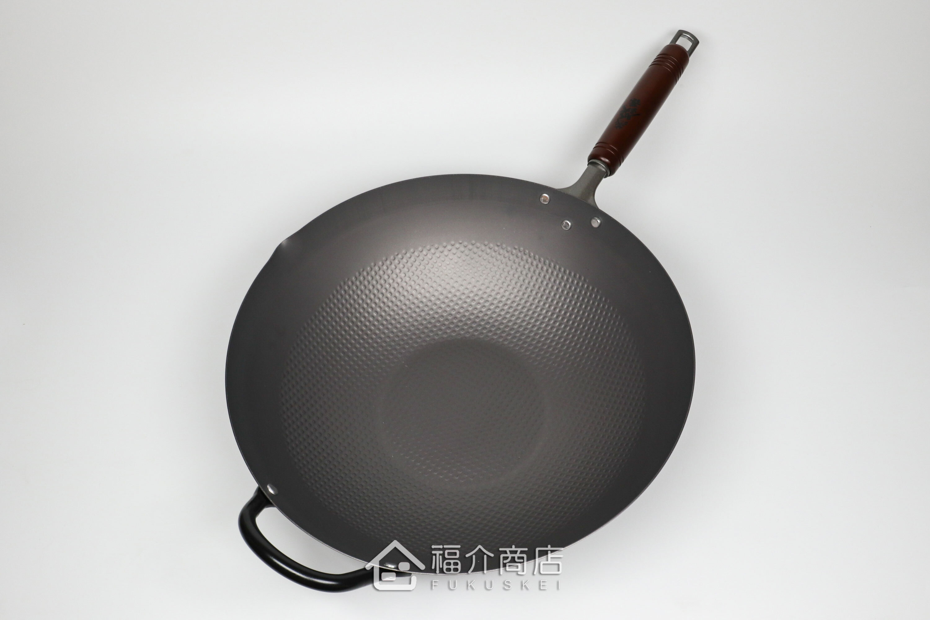 木柄手把的窒化鐵炒鍋