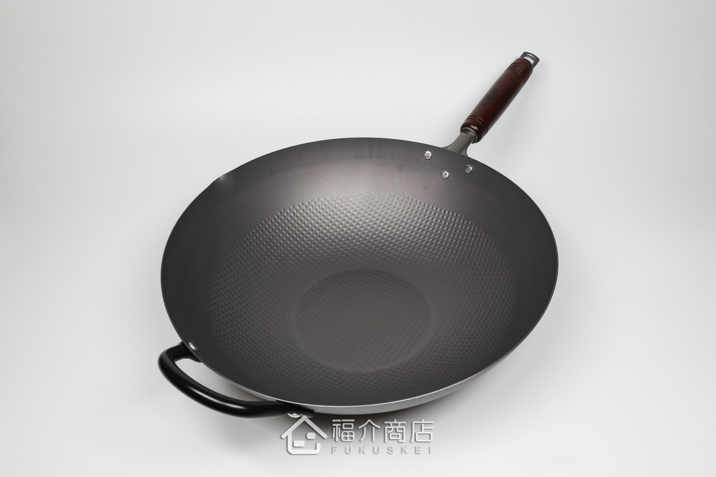 木柄手把的窒化鐵炒鍋