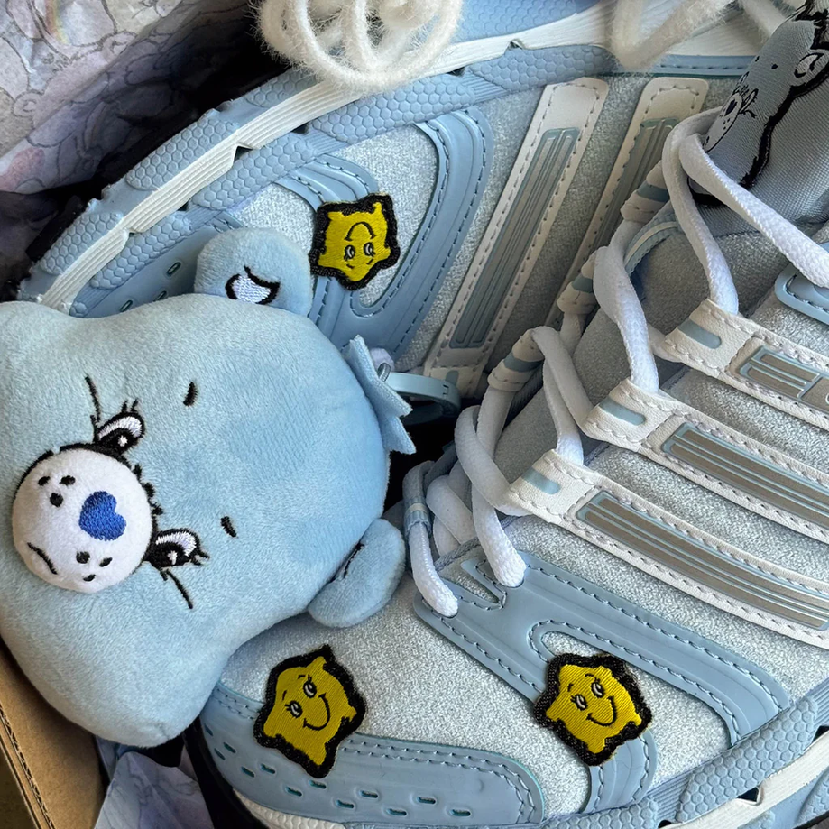 【預訂】ADIDAS ADISTAR CONTROL 5 CARE BEARS  粉藍- WOMEN
