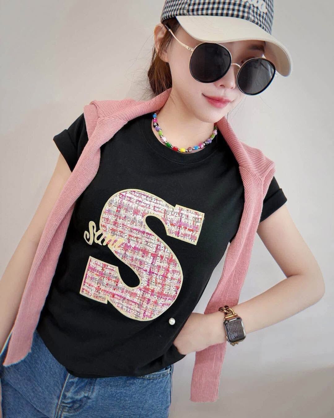 【顯瘦修身的毛呢字母珍珠棉tee】（現貨）
