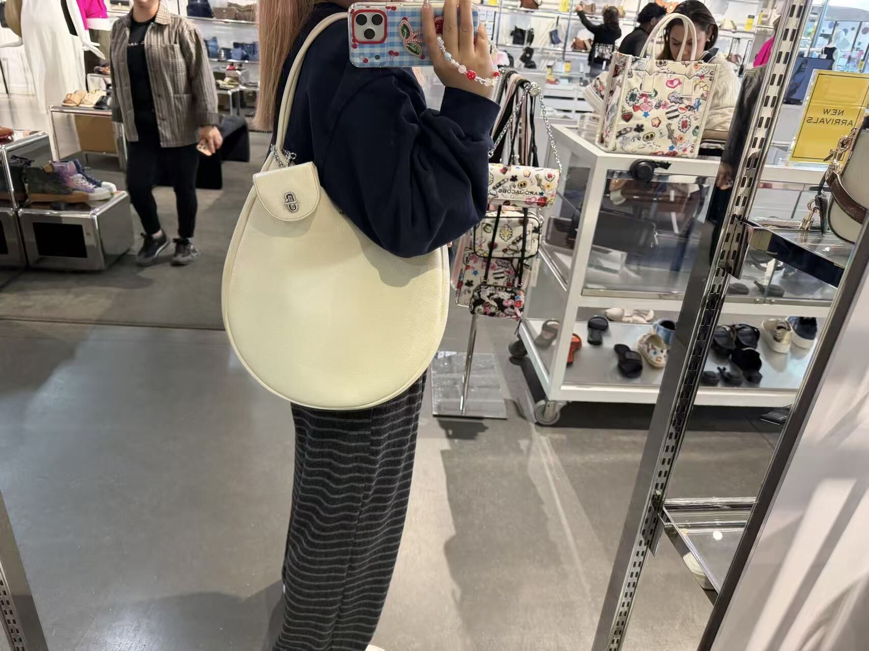 【直播】Marc Jacobs LX072430 The Large Dual 單肩包(象牙白)