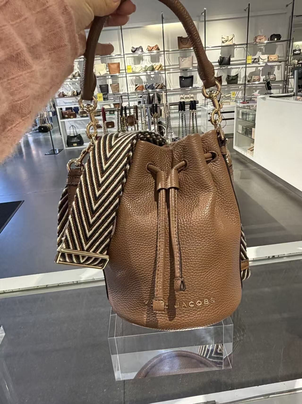 【直播】Marc Jacobs LX072431 粗帶水桶袋