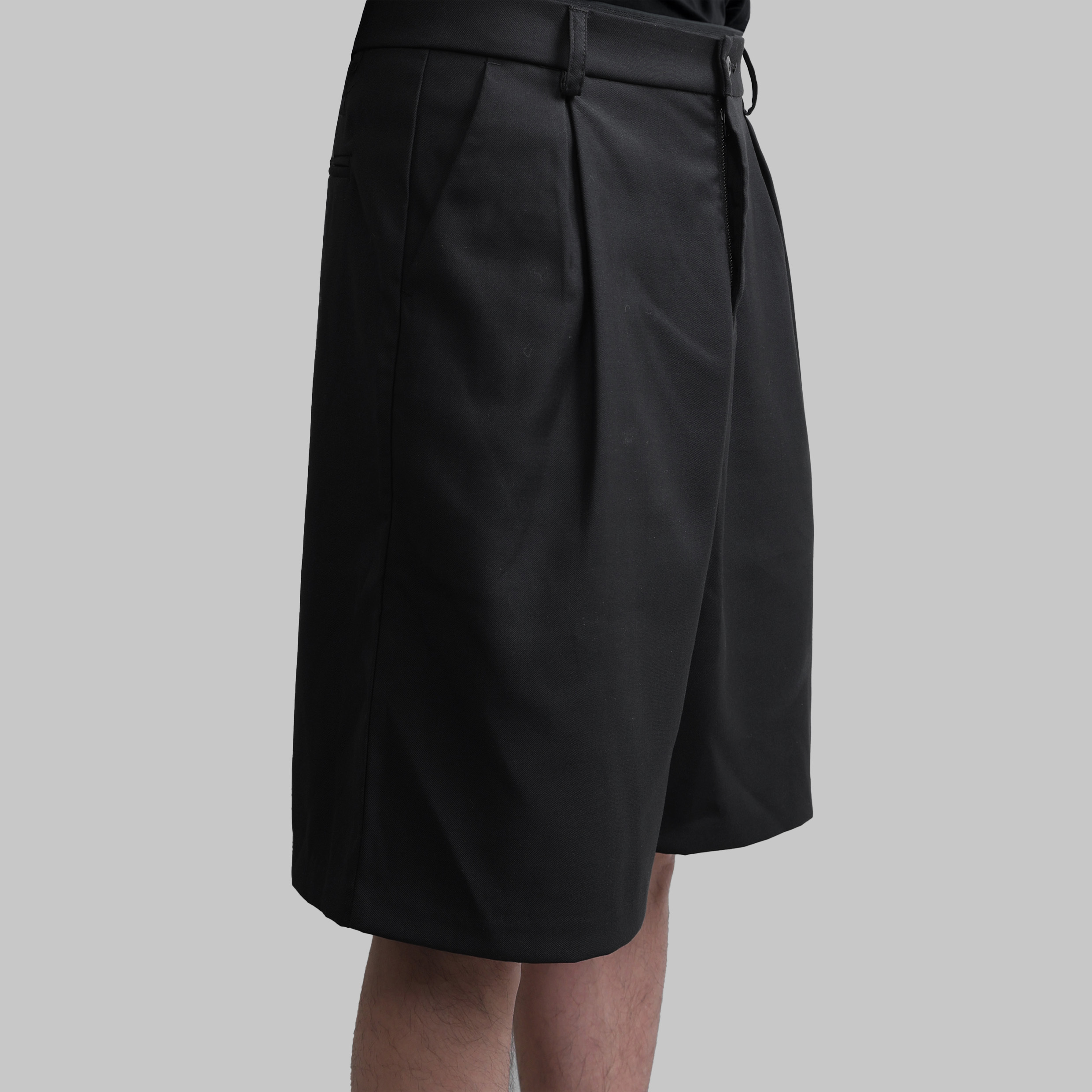 Anonymous Talking Pleated Shorts 西裝短褲