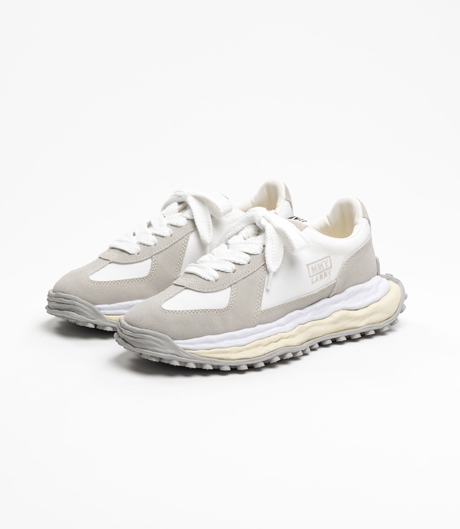 [Instock] MIHARA Larry OG Sole Mix Material Low-top Sneaker | A14FW703
