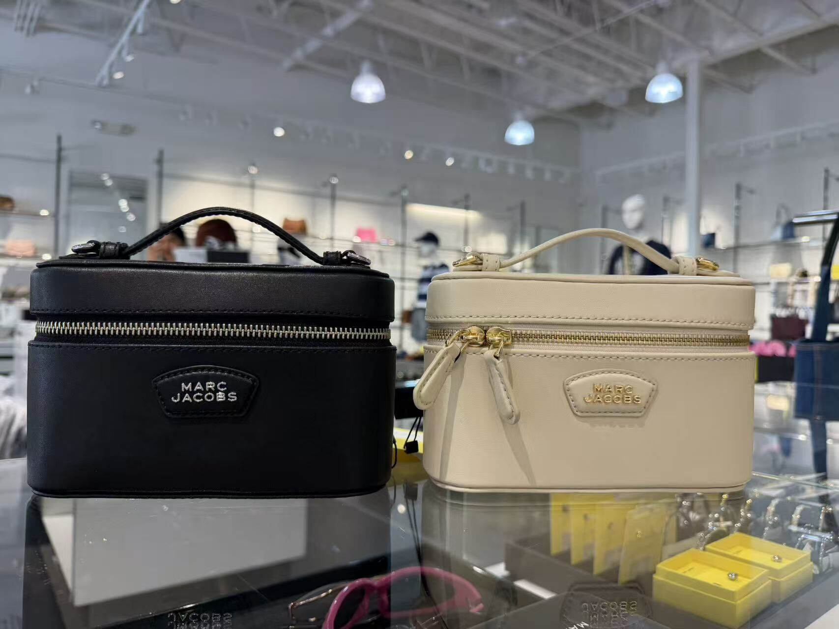 【直播】Marc Jacobs LX072451 The Everyday Vanity 盒子包