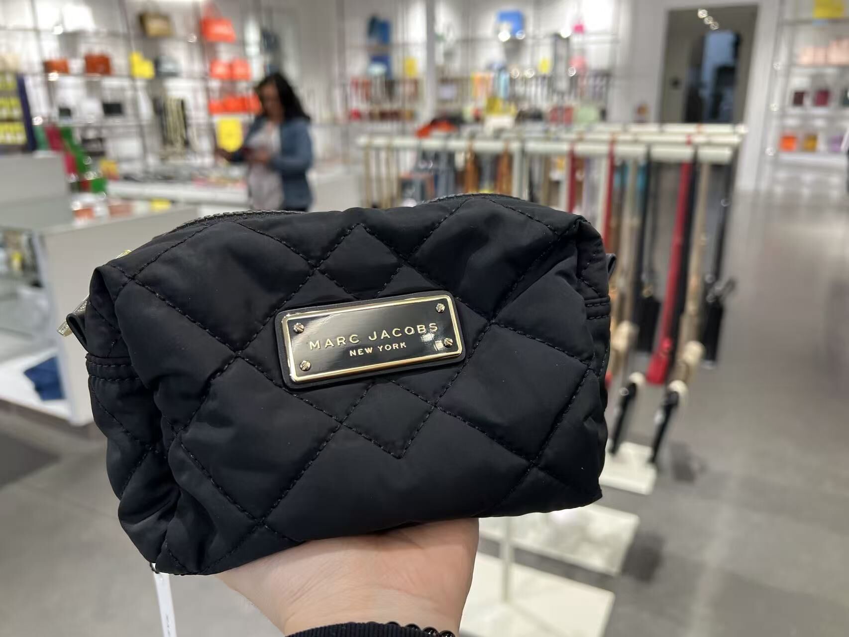 【直播】Marc Jacobs LX0724107 菱格尼龍化妝包