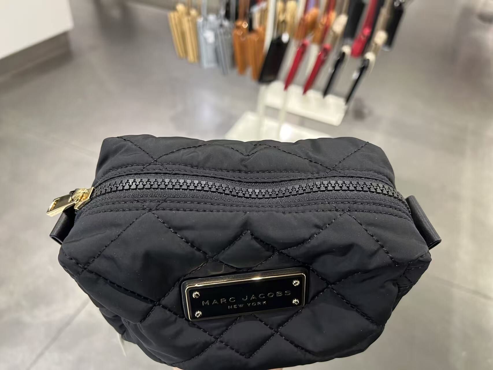 【直播】Marc Jacobs LX0724107 菱格尼龍化妝包