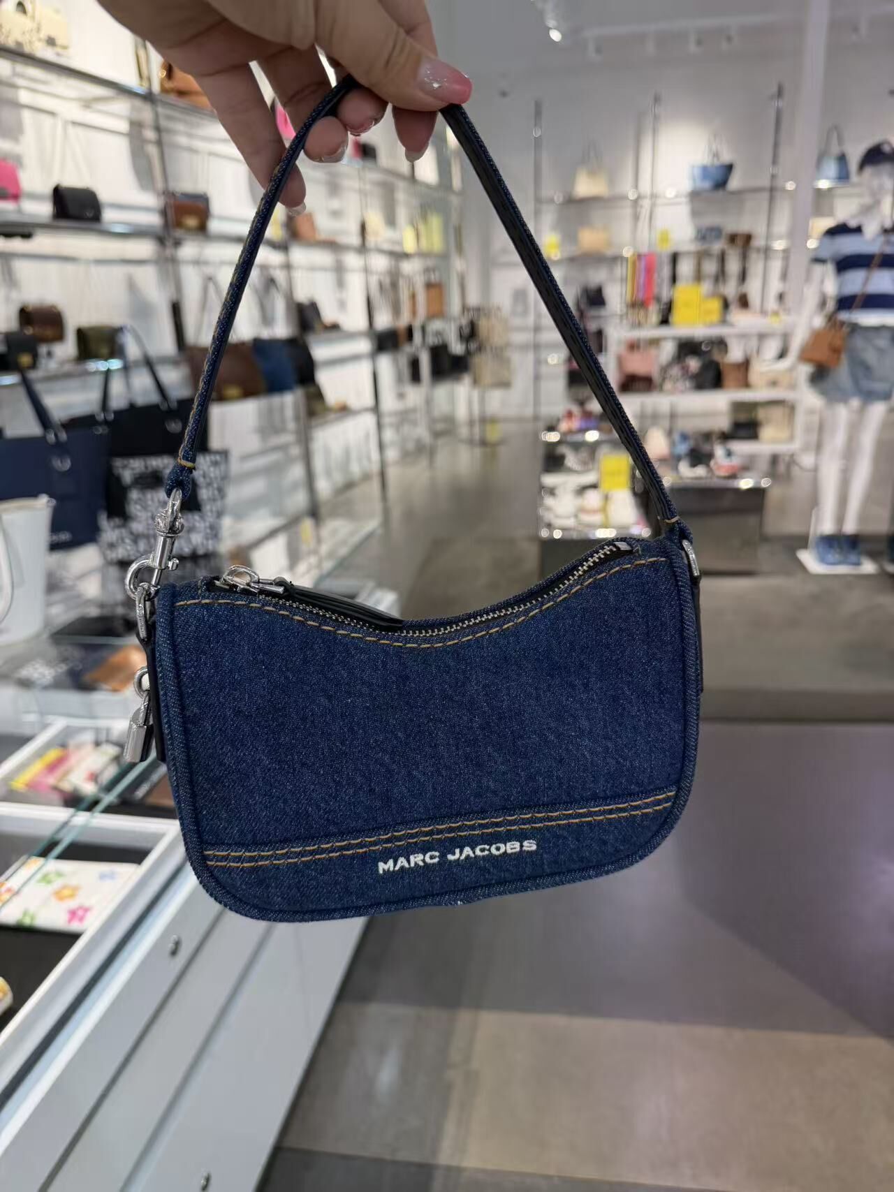 【直播】Marc Jacobs LX0724114 牛仔布手提小包 (深藍色)