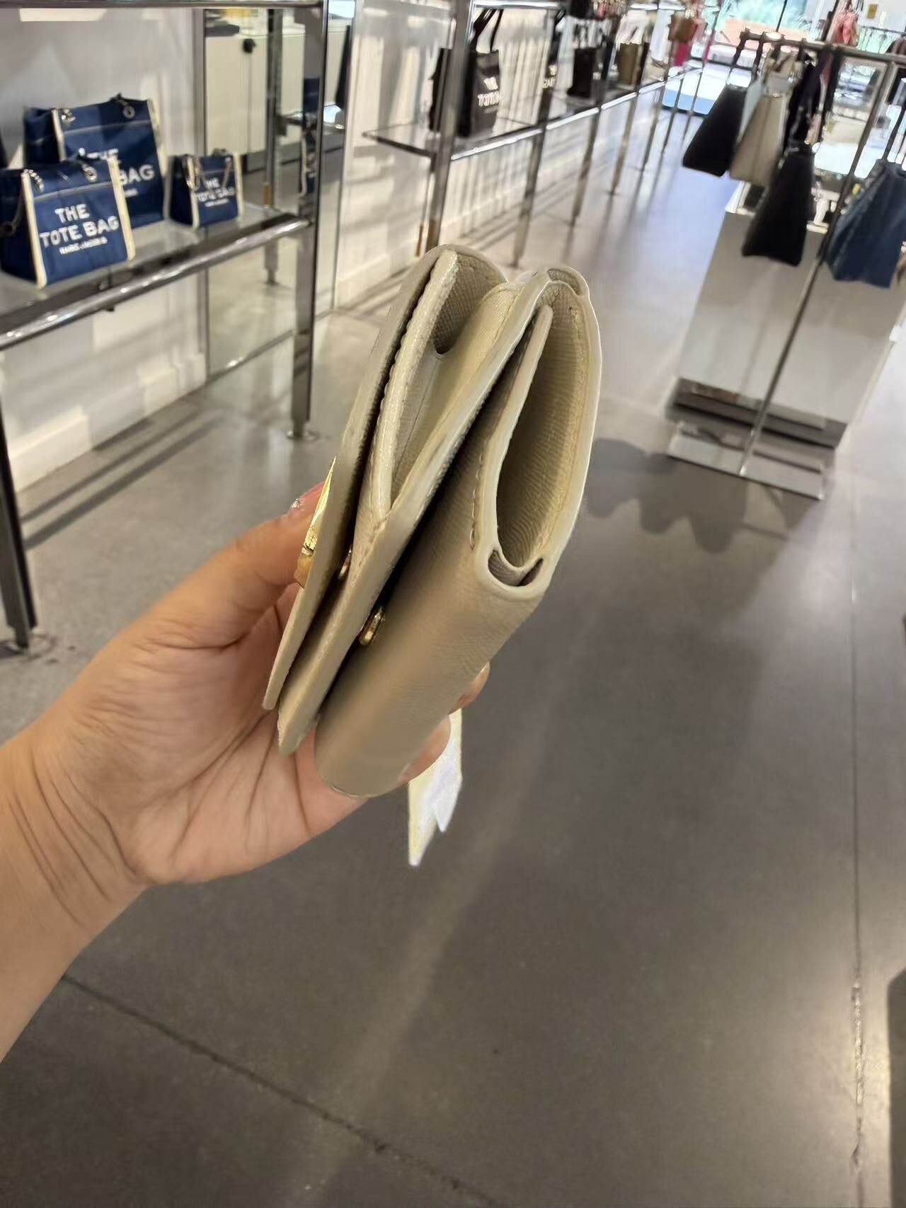 【直播】Marc Jacobs LX072463 短銀包(象牙白)