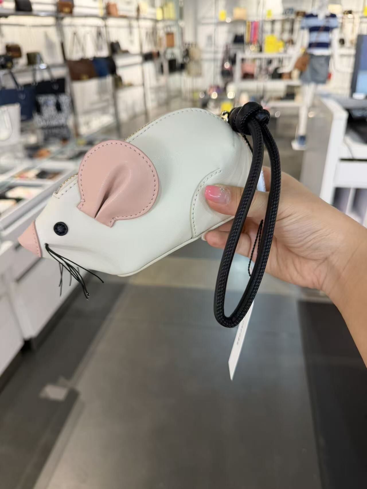 【直播】Marc Jacobs LX072465 鼠造型手腕包(米白色)